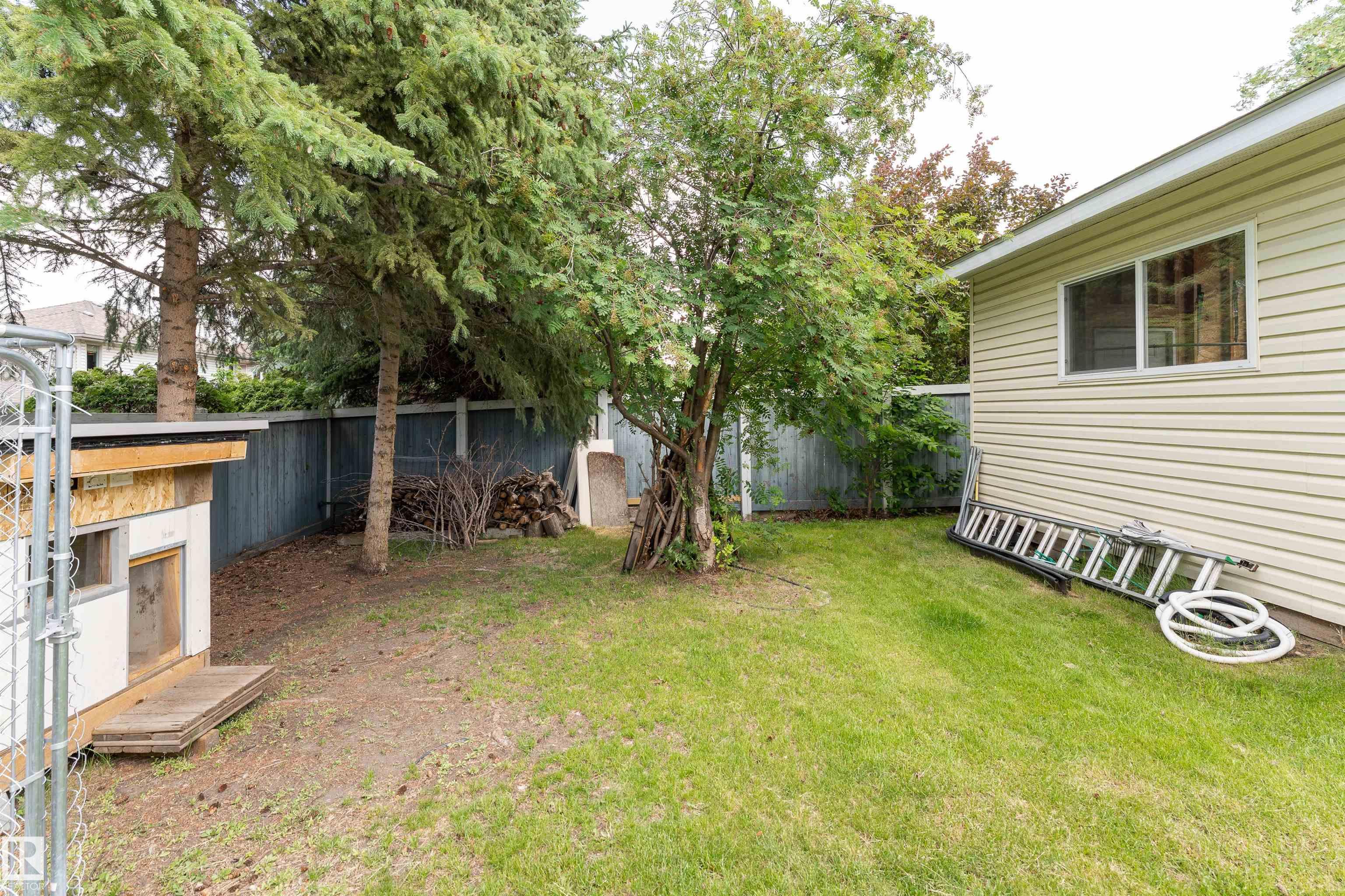 Photo 57 at 10 Stoneshire Manor, Stoneshire, Spruce Grove