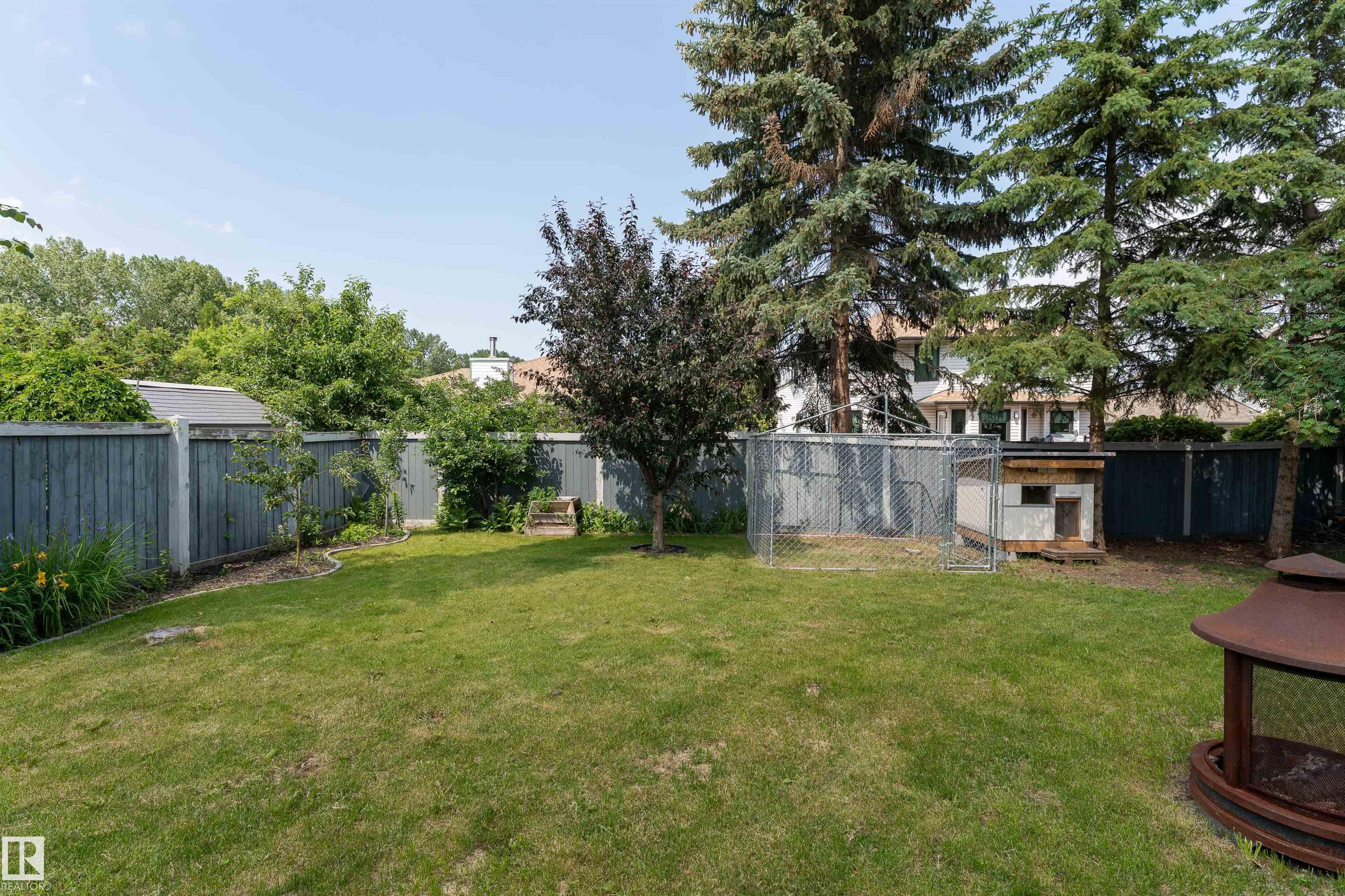 Photo 61 at 10 Stoneshire Manor, Stoneshire, Spruce Grove