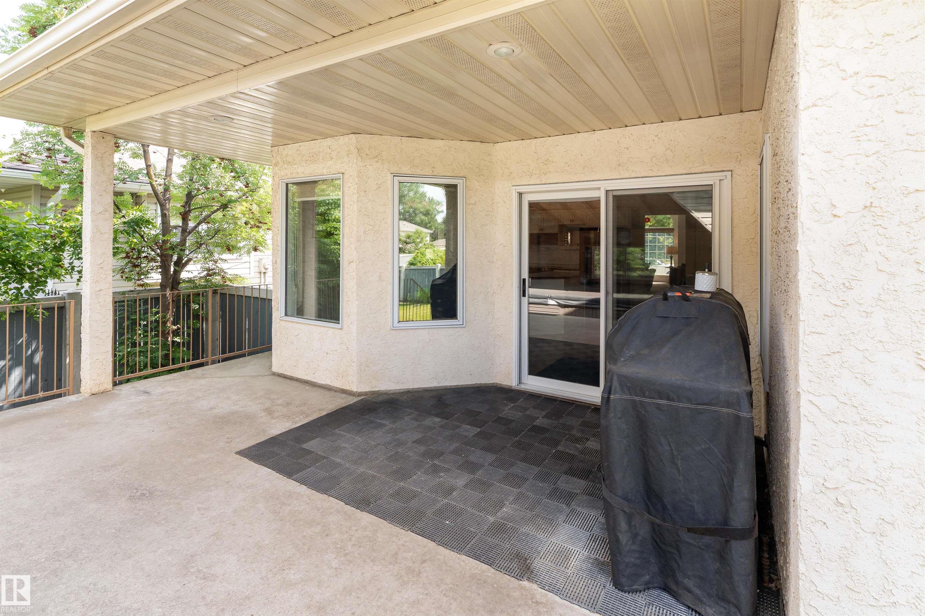 Photo 62 at 10 Stoneshire Manor, Stoneshire, Spruce Grove
