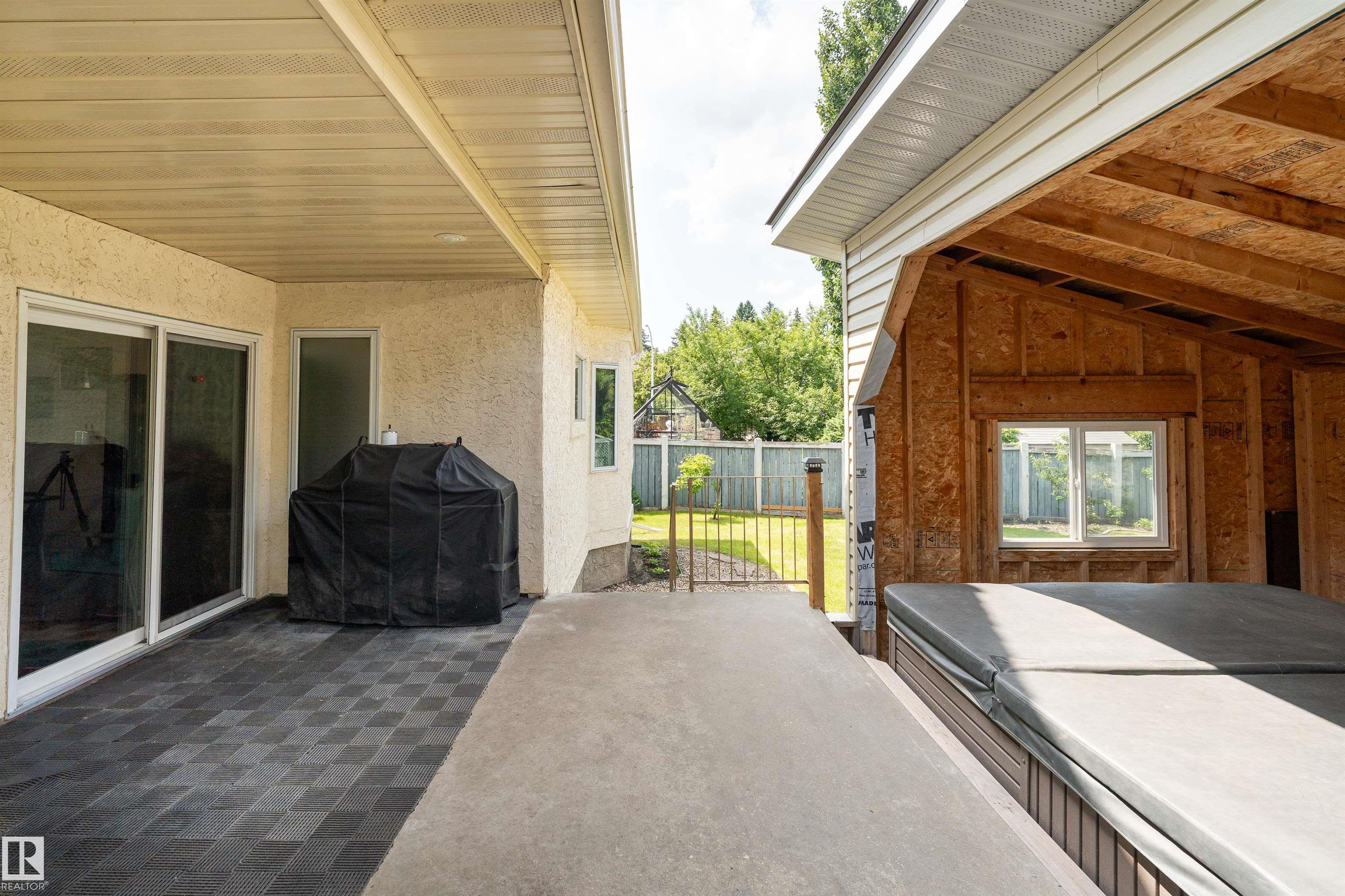 Photo 63 at 10 Stoneshire Manor, Stoneshire, Spruce Grove