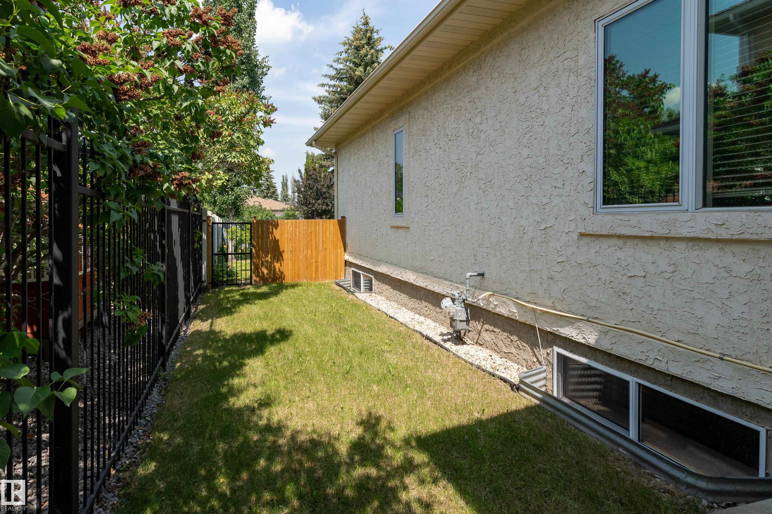 Photo 67 at 10 Stoneshire Manor, Stoneshire, Spruce Grove