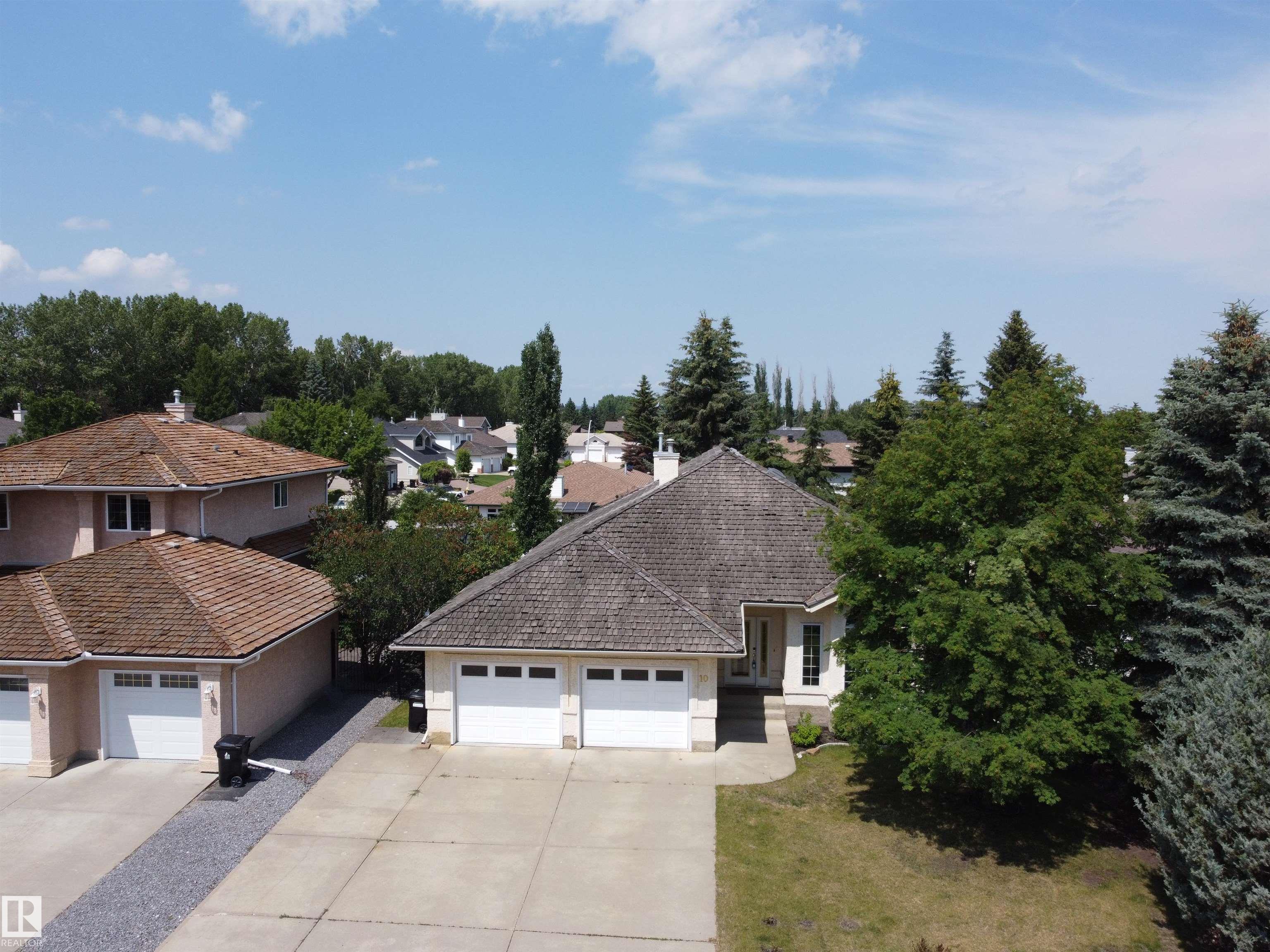 Photo 71 at 10 Stoneshire Manor, Stoneshire, Spruce Grove