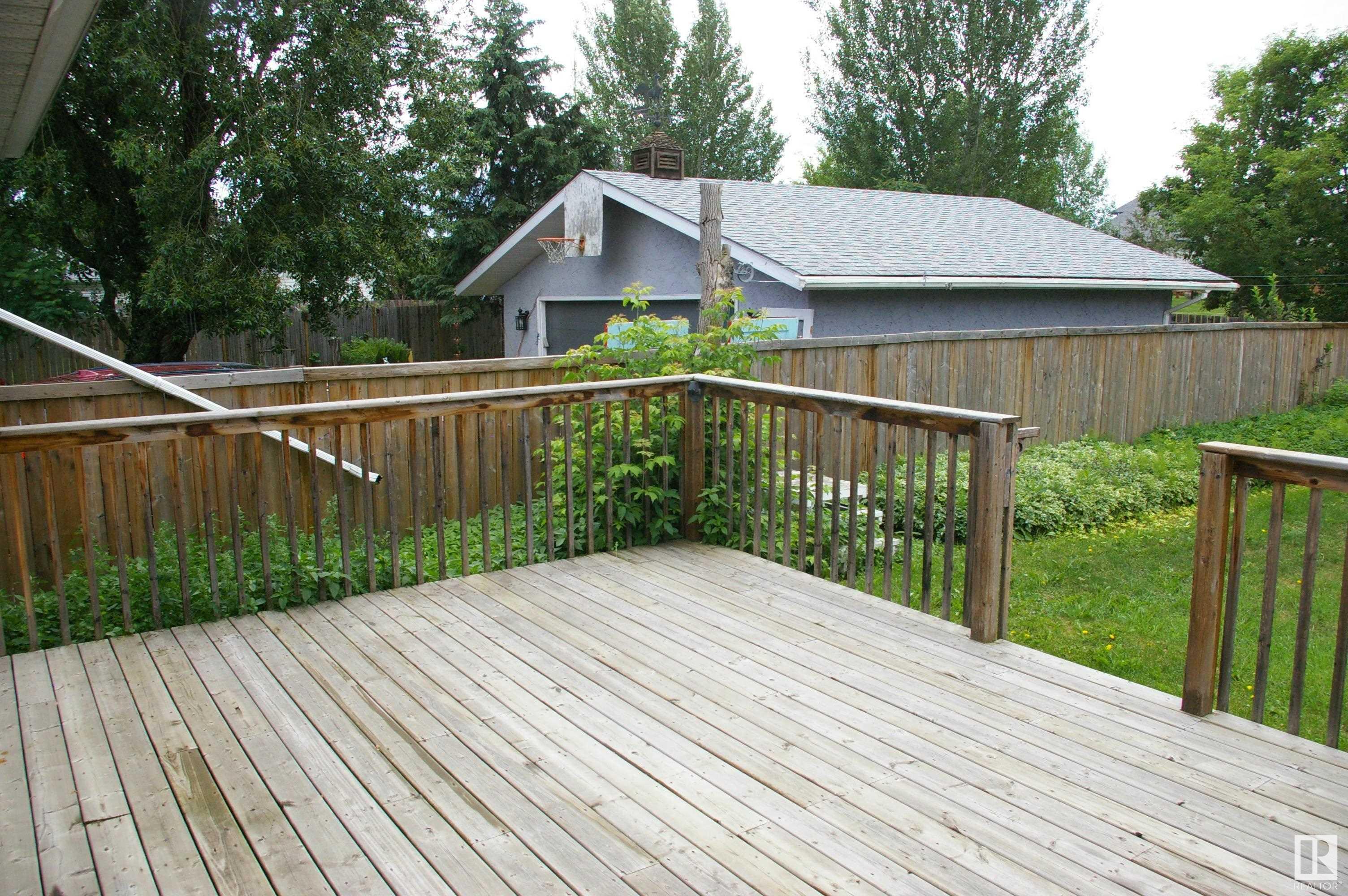 http://cdnparap120.paragonrels.com/ParagonImages/Property/p12/RAE/225356388/27/0/0/31ba9c1783bfcd122b1347f42507469a/1/54da0b71314f3049b5f8404ace03e473/225356388-9a820dfd-1ac3-4f62-9543-89a1c04c4a09.JPG