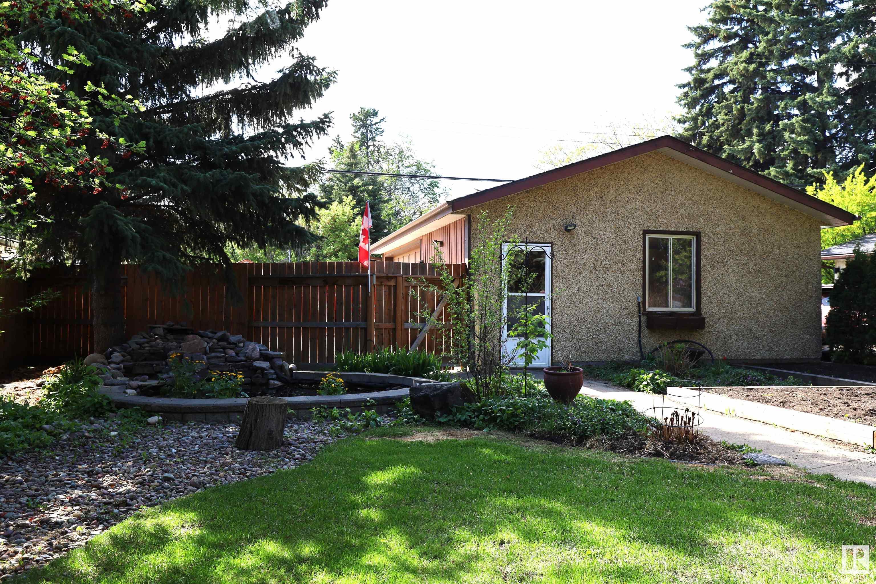 http://cdnparap120.paragonrels.com/ParagonImages/Property/p12/RAE/225356576/21/0/0/11896ce2d7b54542a4ea72a82c3f5709/1/07d219a97226a0cfe3e74ecdb0f9982a/225356576-D6A08F7B-56C6-4A89-AC77-54950F83FD89.JPG