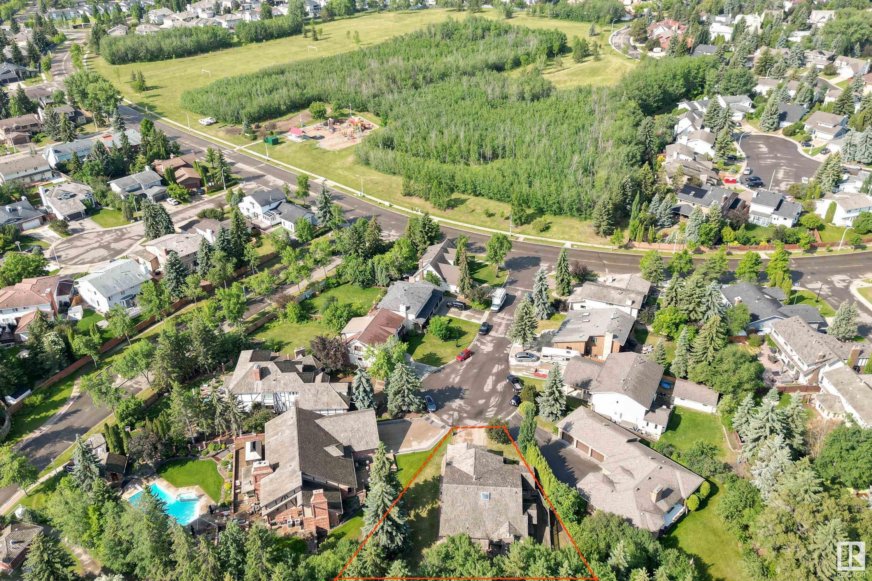 http://cdnparap120.paragonrels.com/ParagonImages/Property/p12/RAE/225356740/37/0/0/17be6b623119c887516995e4e4020431/1/910d65f7fe48ba352a9fa7e1cd42d951/225356740-dcb867b5-5eaf-4dc1-ad3a-77fa160c8a1b.JPG
