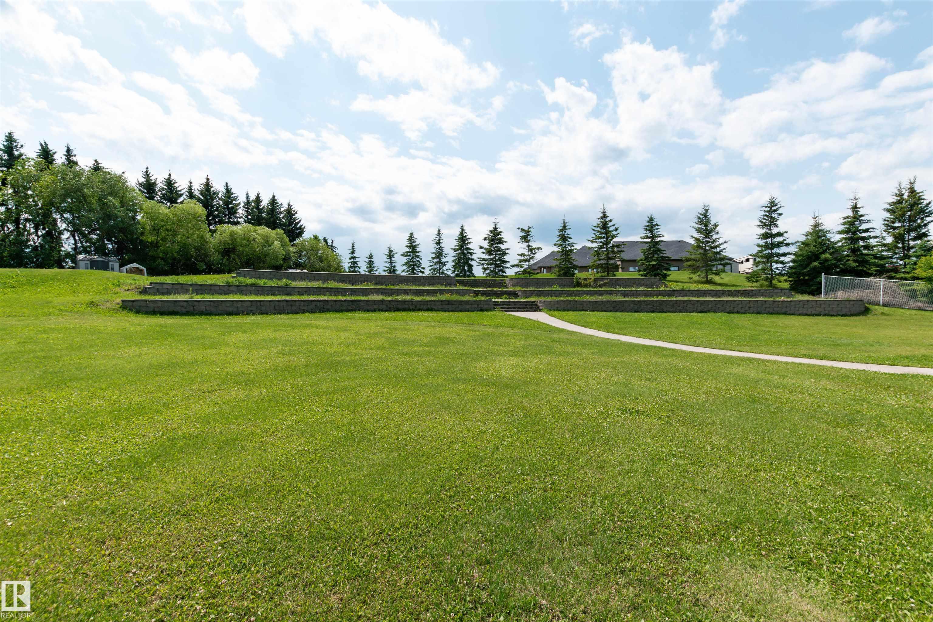Photo 6 at 15 - 53016 Rge Road 222, Four Ridges, Rural Strathcona County