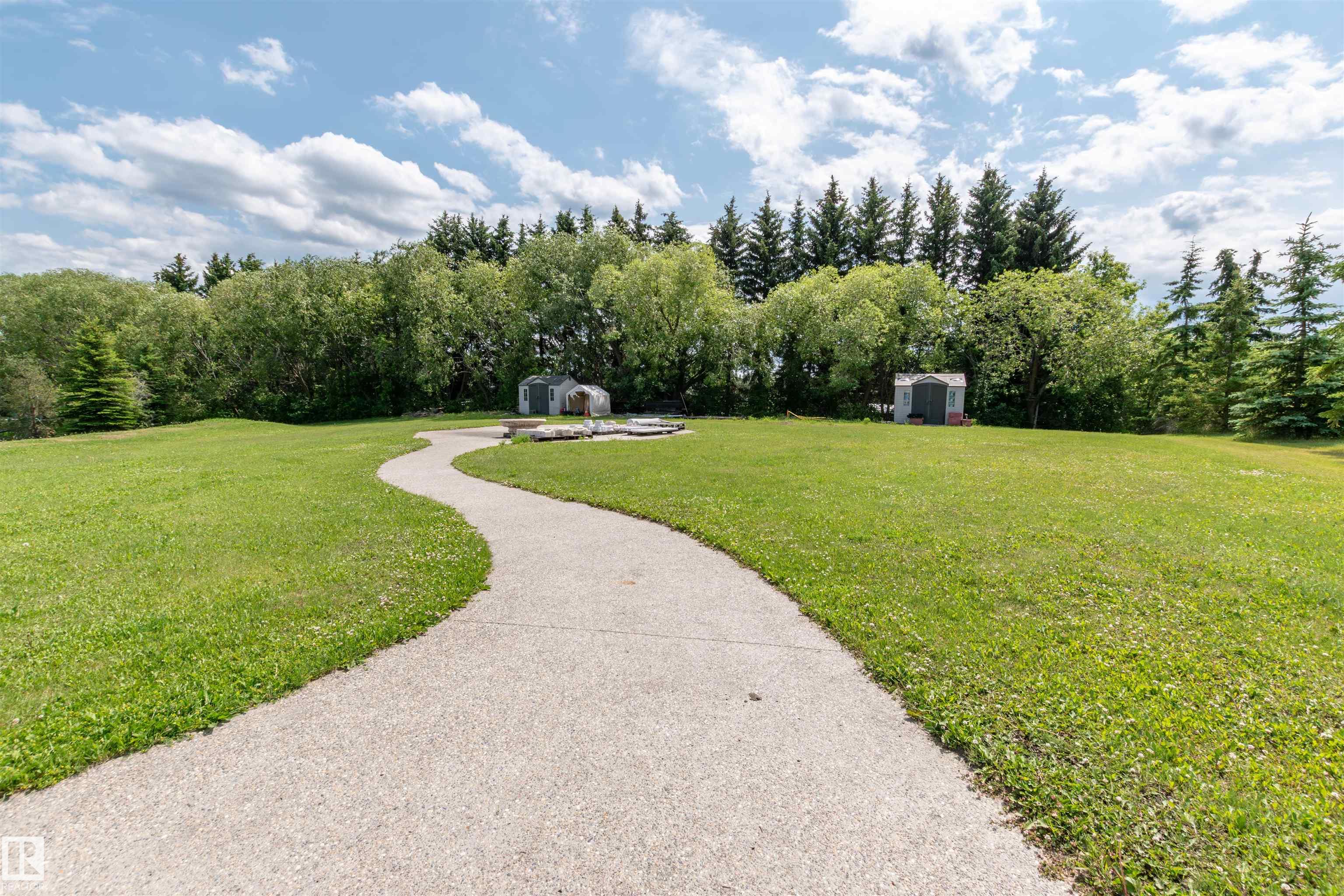 Photo 7 at 15 - 53016 Rge Road 222, Four Ridges, Rural Strathcona County
