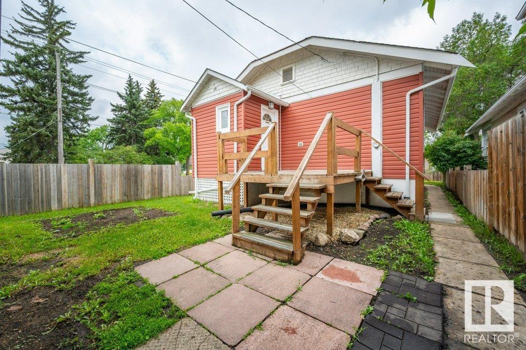 http://cdnparap120.paragonrels.com/ParagonImages/Property/p12/RAE/225356887/31/0/0/775bf0ca796f60e3cbe2297c798c1567/1/9f94f2e197ed82498b4c6a2e1816de0a/225356887-6889eecc-62fe-4030-86ab-dbded18a65ce.JPG