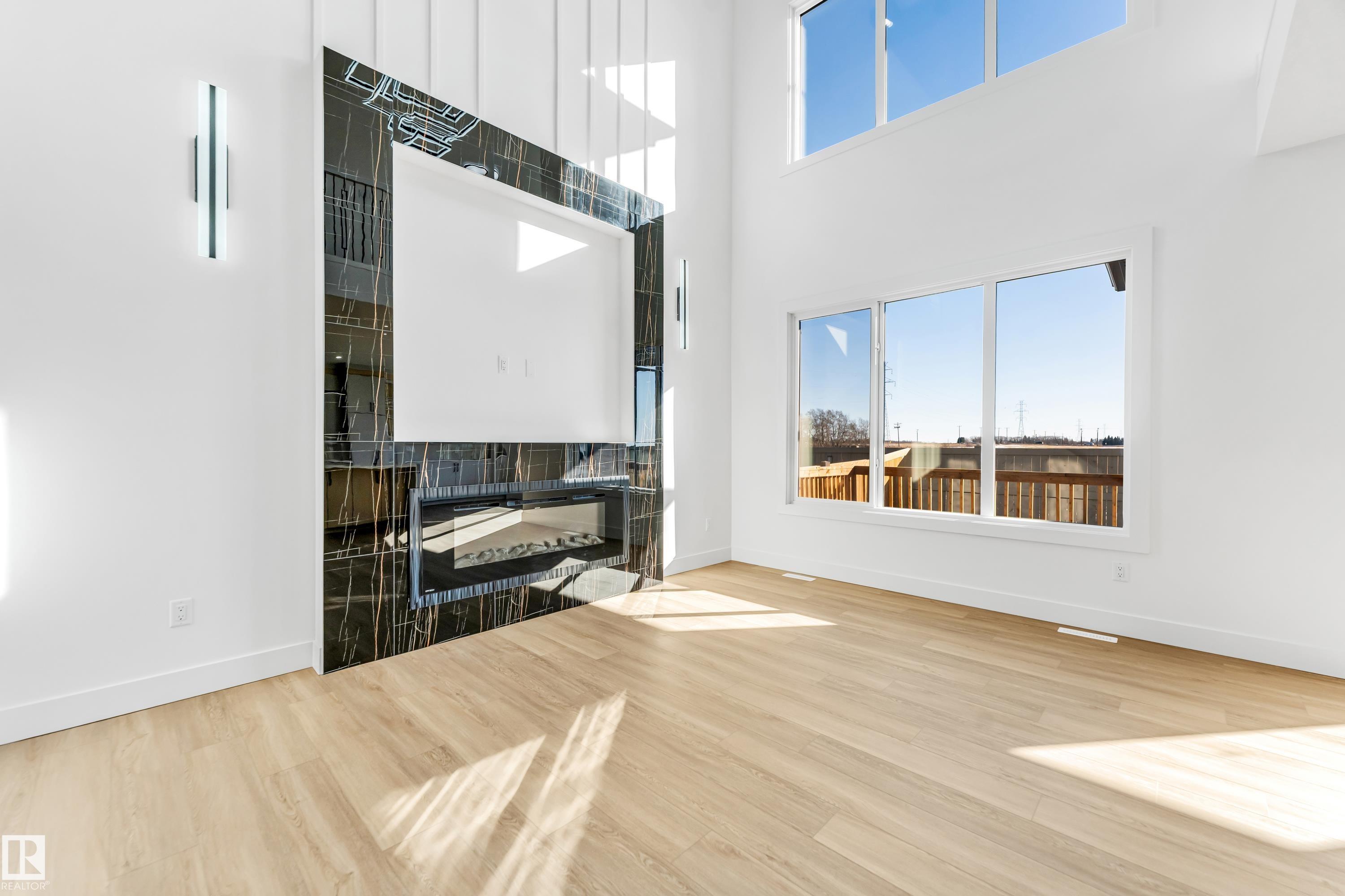 9443 Pear Crescent SW, The Orchards At Ellerslie, Edmonton photo number 2