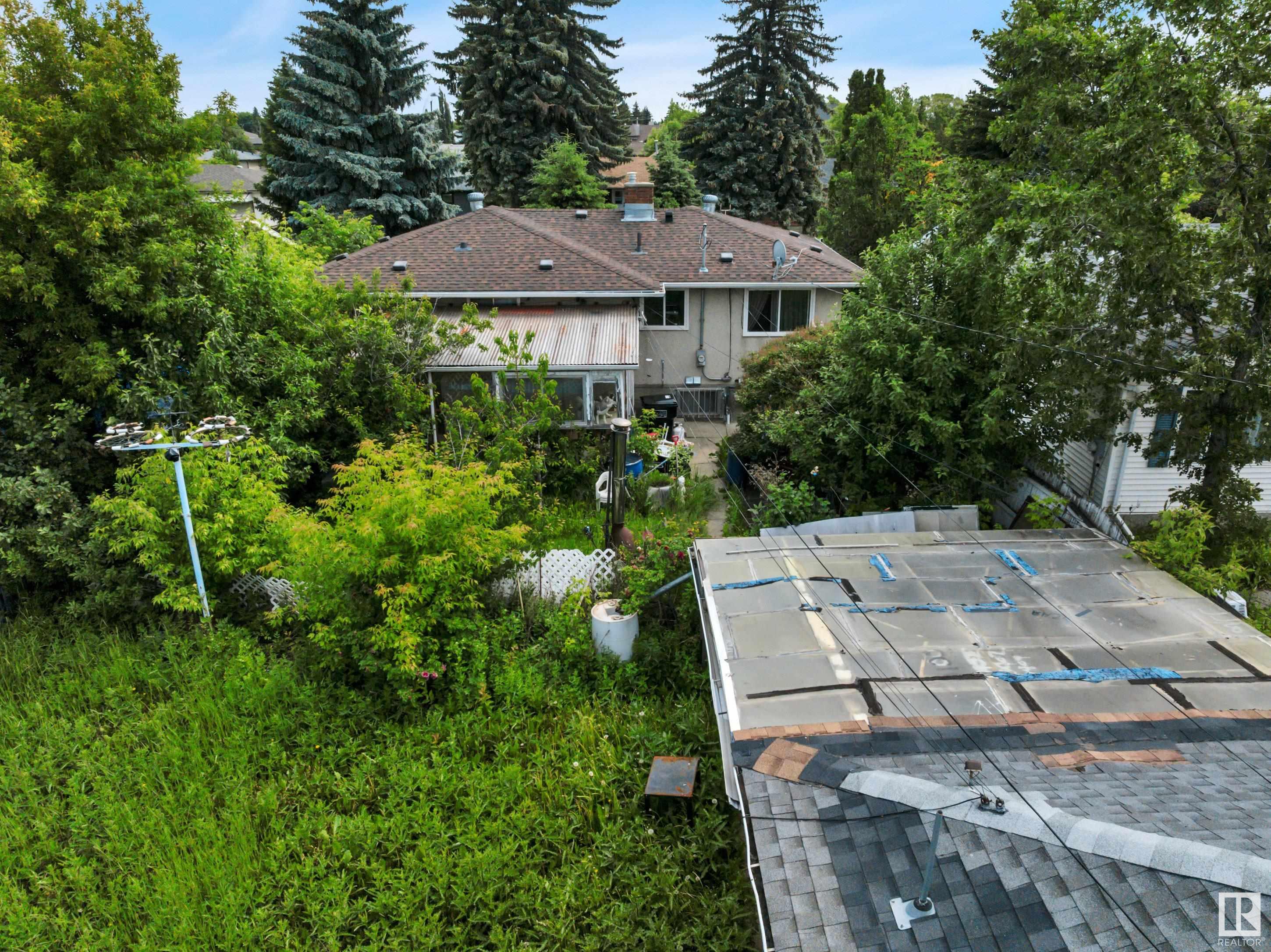 http://cdnparap120.paragonrels.com/ParagonImages/Property/p12/RAE/225357188/23/0/0/8eefcd54cda566ee6f3846d2da5b8a82/1/110ed0dde43c242f5f2aaa4cc86c768b/225357188-1913a97f-d0b4-40fb-b252-af9d216ae48b.JPG