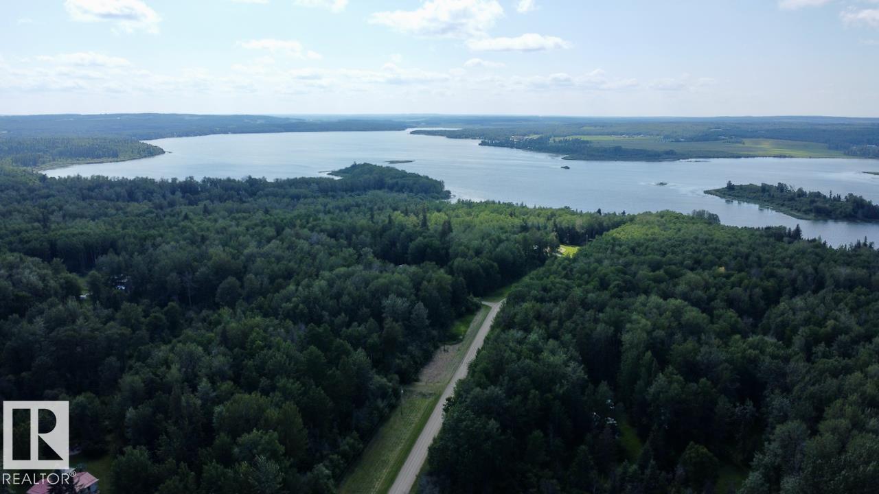 Photo 9 at 7 - 53420 Rge Road 60, Lake Isle Estates, Rural Parkland County