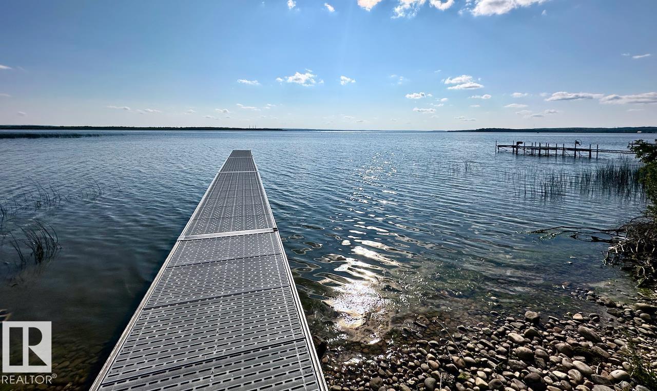 Photo 12 at 2 Gibbons Avenue, Kapasiwin, Rural Parkland County