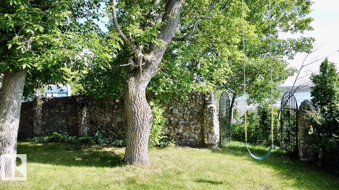 Photo 8 at 2 Gibbons Avenue, Kapasiwin, Rural Parkland County