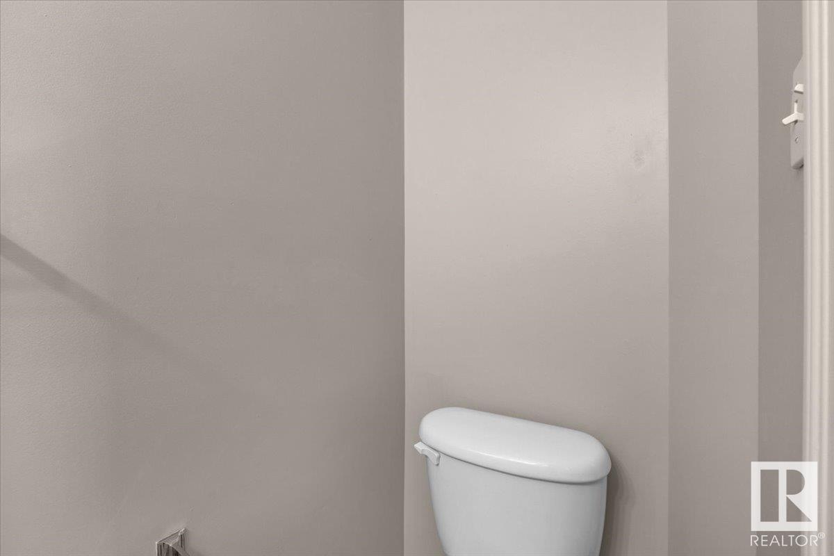 http://cdnparap120.paragonrels.com/ParagonImages/Property/p12/RAE/225357331/20/0/0/7676968f612be7dd0aa72de35fc9f681/1/29d637a069317da621210b15c21e0b23/225357331-a23b20c2-fd93-4def-8f2e-128867086040.JPG