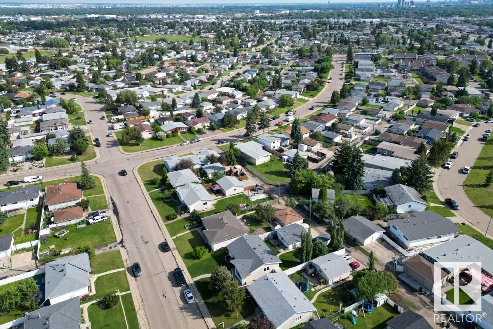 http://cdnparap120.paragonrels.com/ParagonImages/Property/p12/RAE/225357344/36/0/0/9217caa0d306f9ade686bbd4bdbdd315/1/7e98e51967321a2981ef1914ffc913f6/225357344-0a6430b1-ae86-4ef0-adb7-af5f2d015ae4.JPG
