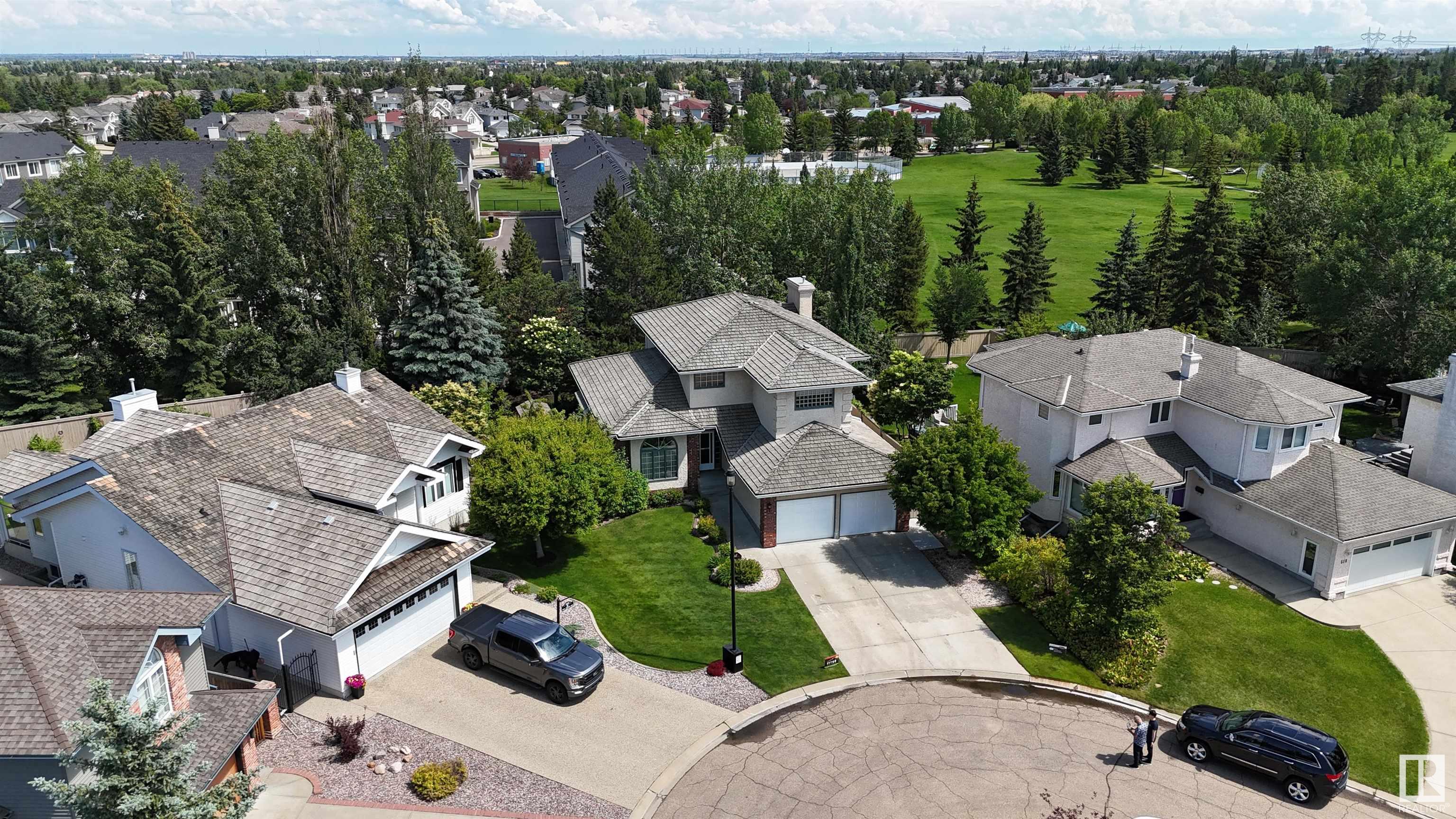 http://cdnparap120.paragonrels.com/ParagonImages/Property/p12/RAE/225357390/62/0/0/ffadb55bb11ef225b523dae8f1401aa5/1/dc128675dbafd6650b41ebcd61011834/225357390-a5138b70-8645-4d69-9cc4-fdb8544458d0.JPG