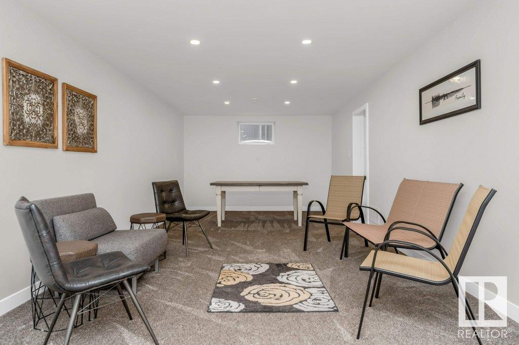 http://cdnparap120.paragonrels.com/ParagonImages/Property/p12/RAE/225357424/32/0/0/b845787a7786080011002cd1b5c3600f/1/3ceb786e708894274af1fd8322838c12/225357424-d1bb79ca-5064-4472-9c3c-8f0fe44b260b.JPG