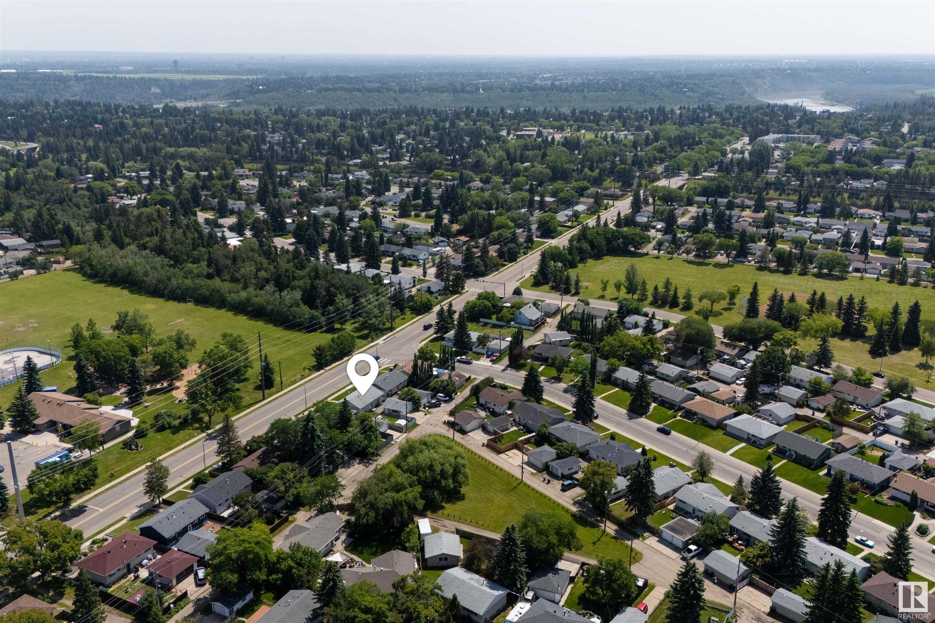 http://cdnparap120.paragonrels.com/ParagonImages/Property/p12/RAE/225357426/40/0/0/628f65666ce7127adb622a3ba5714722/1/6163132be0de1786bea073a5f559b8f1/225357426-9fefb139-75ac-4081-9072-3d1775817734.JPG