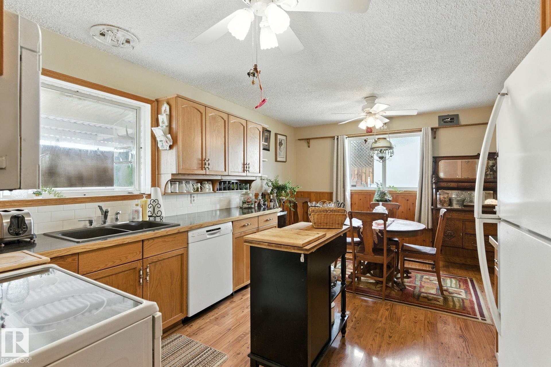 Photo 13 at 9608 98a Street, Morinville