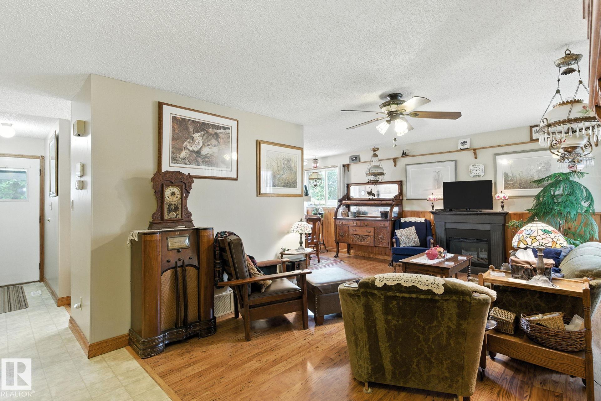 Photo 4 at 9608 98a Street, Morinville