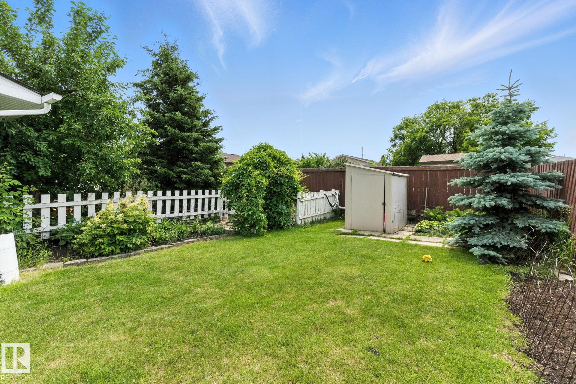 Photo 32 at 9608 98a Street, Morinville