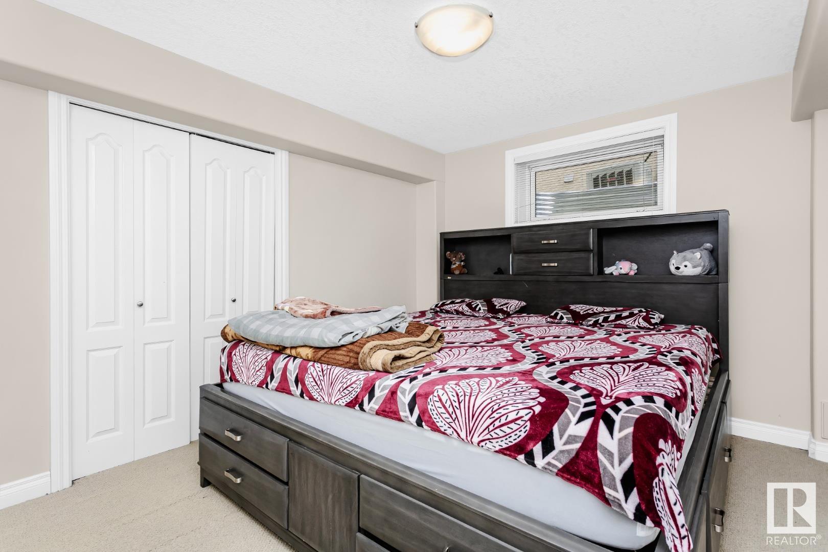 http://cdnparap120.paragonrels.com/ParagonImages/Property/p12/RAE/225357499/36/0/0/1f9b17239583abe7c8adb6b4f60e97b3/1/5a7b86328c8ddb48f37488405f03be96/225357499-73e9a133-5735-44b4-8ad0-02753a6159aa.JPG
