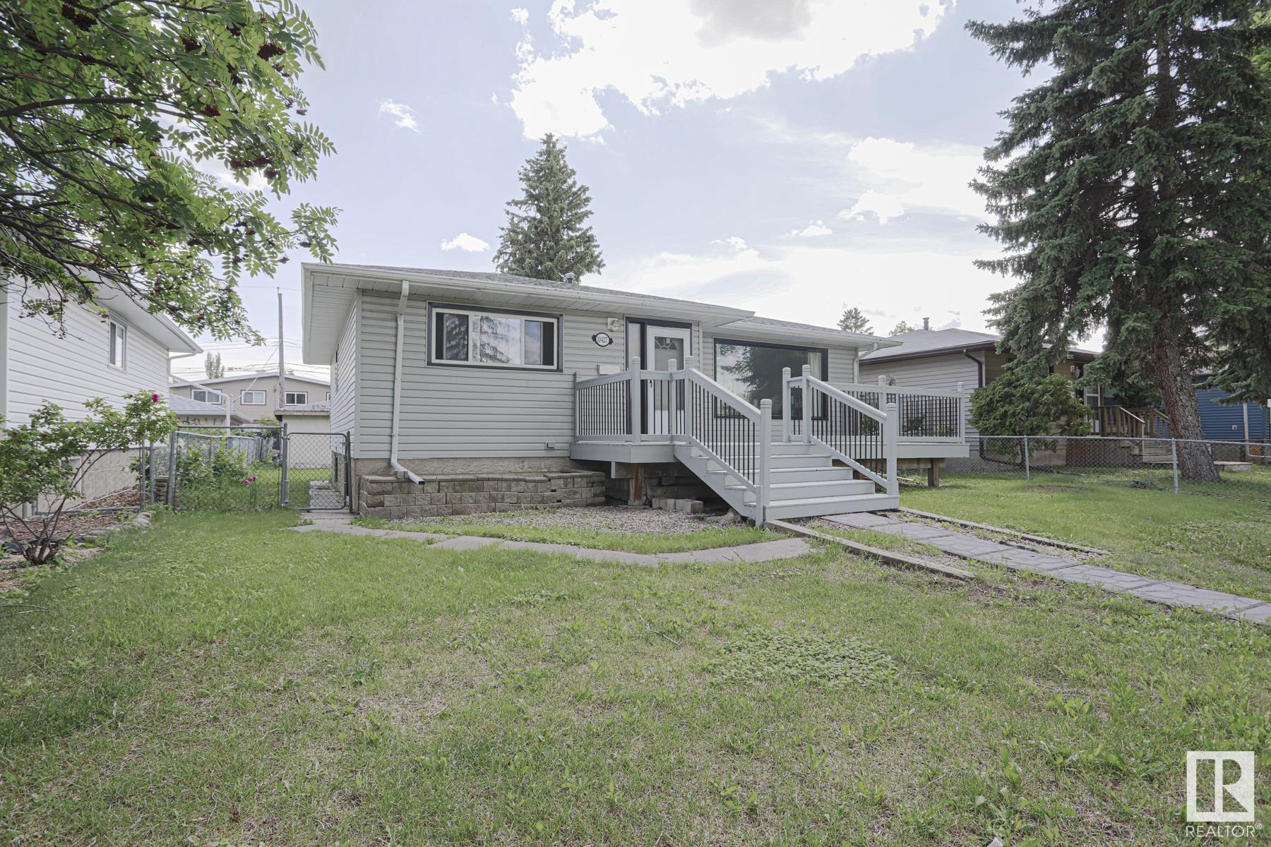 http://cdnparap120.paragonrels.com/ParagonImages/Property/p12/RAE/225357643/2/0/0/e1f0b08e4ca0a51196c56bd91df932d6/1/9ccfbde807171eeab3ed96b2b21171f4/225357643-c2772743-d5e7-4798-a153-e3bee482e1d7.JPG