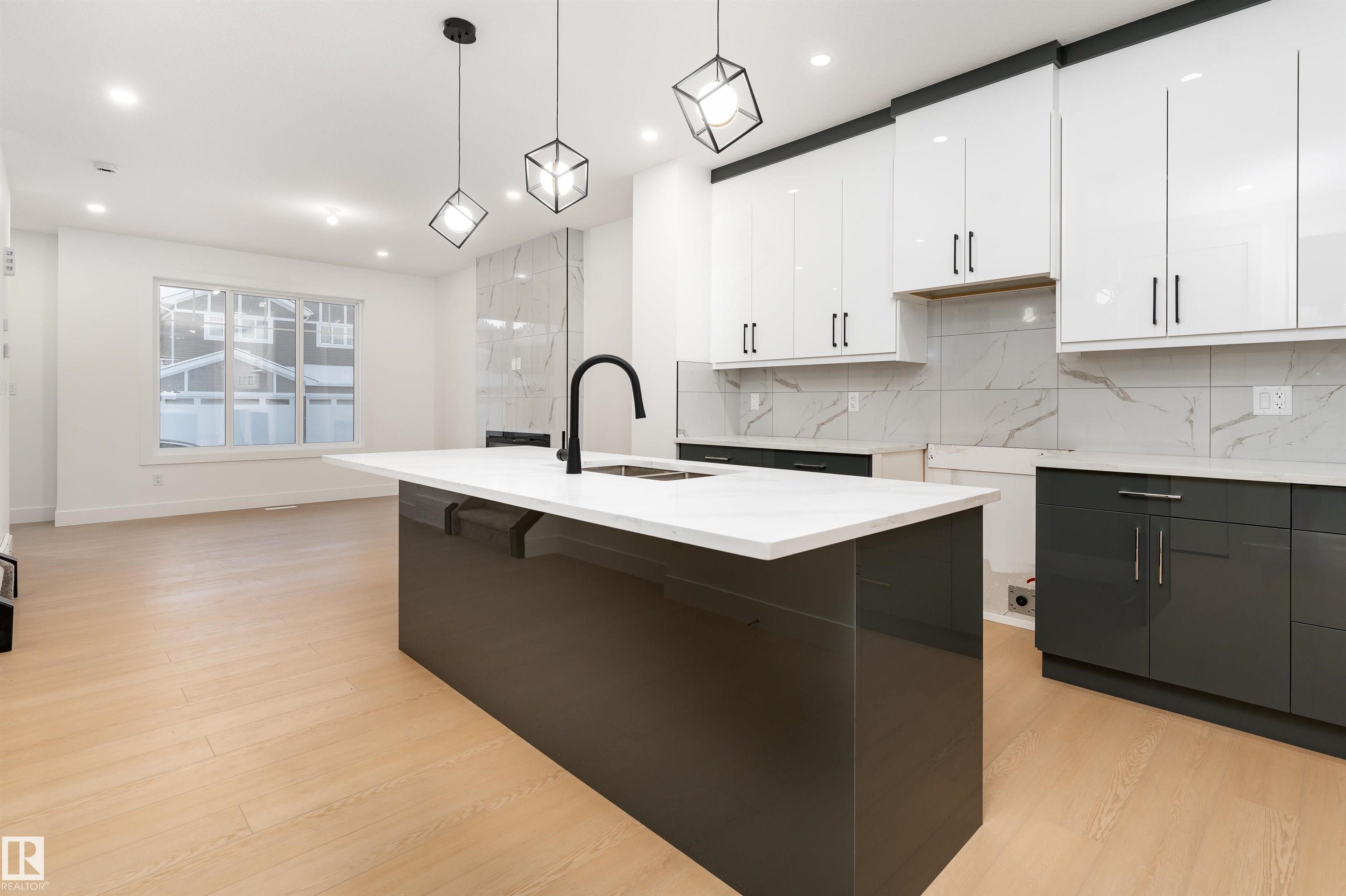 3105 Magpie Way NW, Starling, Edmonton 
