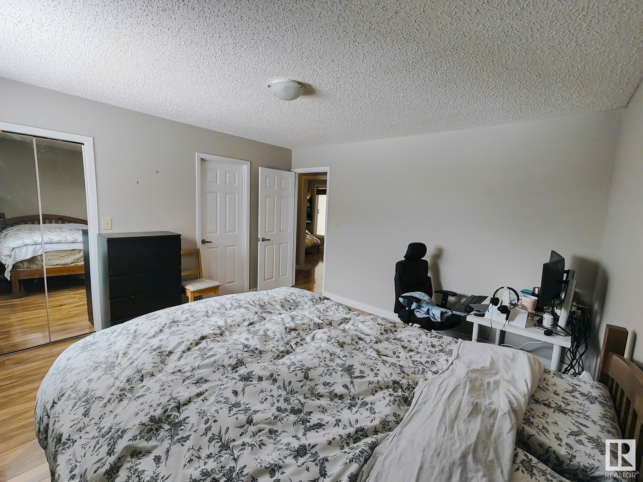 http://cdnparap120.paragonrels.com/ParagonImages/Property/p12/RAE/225357844/38/0/0/1717debdff9474624f2c0a21e283cace/1/56a16e5064cf31c2b065471f92a6b085/225357844-51aeeb44-e6a5-4625-805a-3dd84cf2d51a.JPG