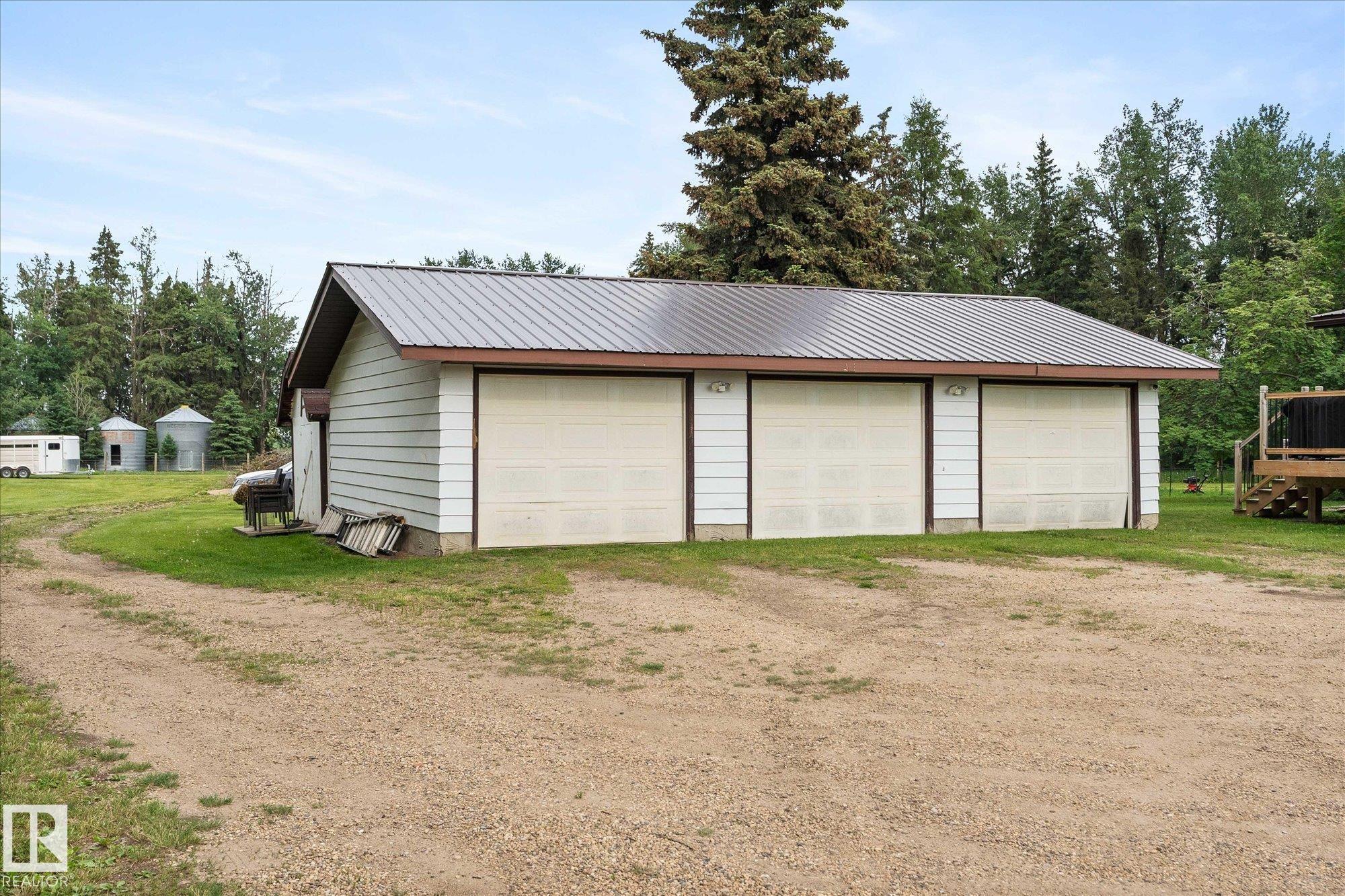 Photo 34 at 51405 Rge Road 10, None, Rural Parkland County