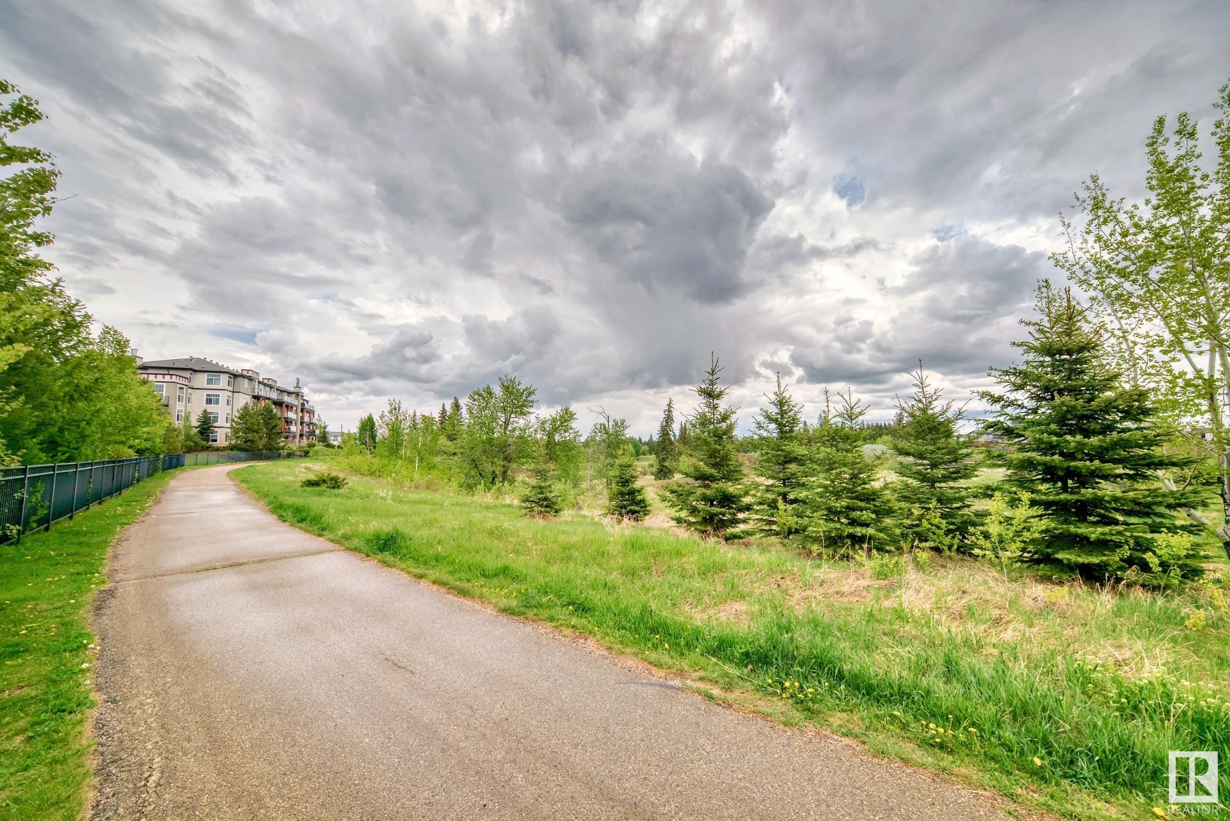 http://cdnparap120.paragonrels.com/ParagonImages/Property/p12/RAE/225358049/65/0/0/f82df08b014f7b8924035f16691bca0a/1/8df937f500c27292cf9d1ecf4e287458/225358049-d78cc4ae-a425-4465-ada0-9c9143bb9e01.JPG