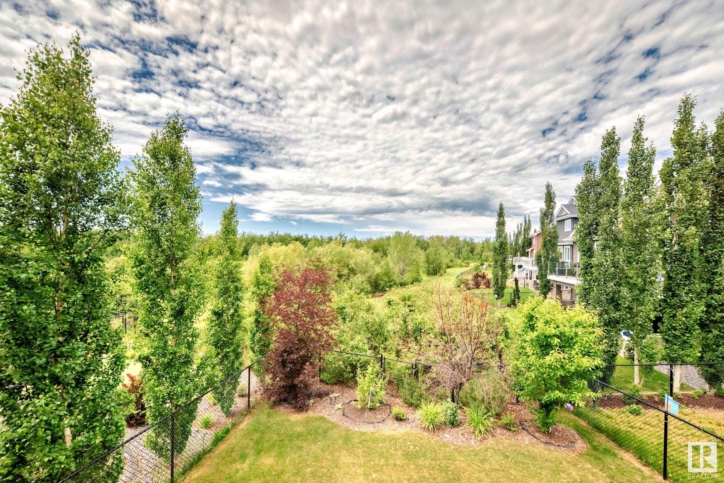 http://cdnparap120.paragonrels.com/ParagonImages/Property/p12/RAE/225358210/61/0/0/7e2712a3f197ff8f6c1ec8e72eda3130/1/128927fedd0284b0cca72f3aeb4fd057/225358210-e94052e0-92e7-4a9e-a5ba-1c6a368da335.JPG