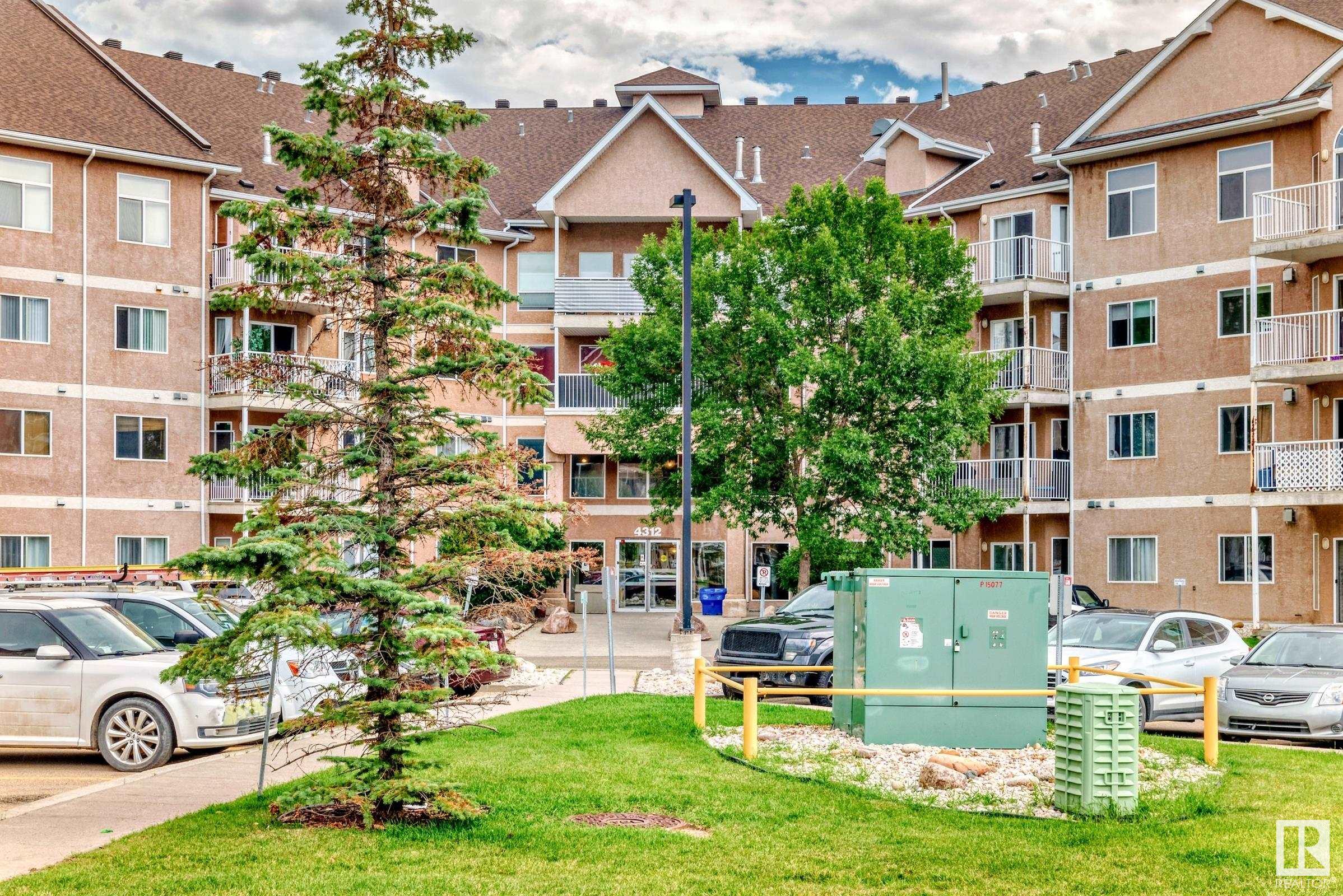 http://cdnparap120.paragonrels.com/ParagonImages/Property/p12/RAE/225358228/50/0/0/b1a3f5e408df0bd8d3bc22ab5d088dd4/1/ae59b425a024e3ad351ffe3787c95491/225358228-550d5d59-5c8d-43ce-bee5-6b0e0c1b48bf.JPG