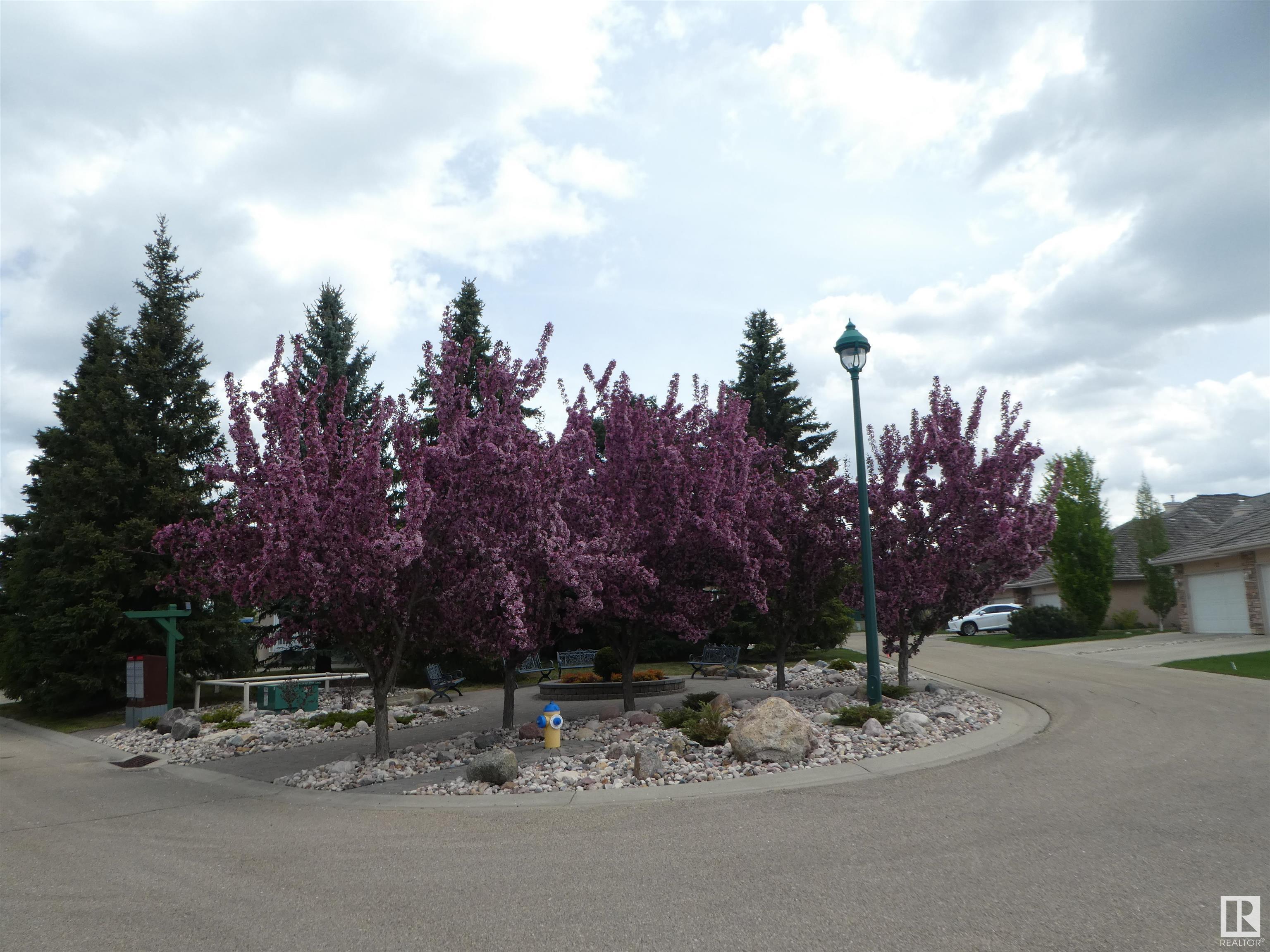 http://cdnparap120.paragonrels.com/ParagonImages/Property/p12/RAE/225358636/44/0/0/1cb77dd97a2e306d3342334c82b66edf/1/68092a627f9e4a83325f64d7f2f75970/225358636-80d97da3-39b7-41eb-93a5-a71eda27668c.JPG