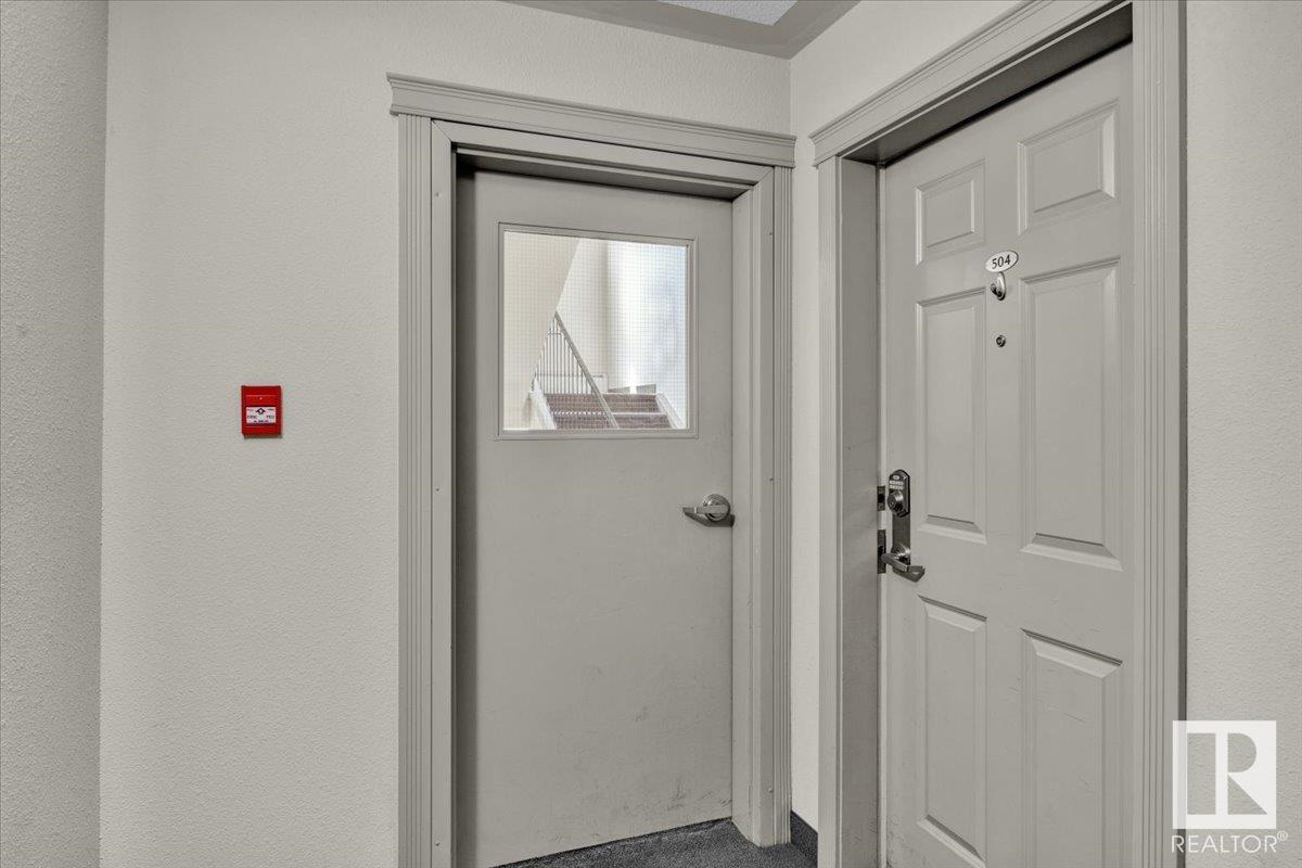 http://cdnparap120.paragonrels.com/ParagonImages/Property/p12/RAE/225358658/34/0/0/b6be9cf921a6a02926ee2101d70f0236/1/7ee308df72e21f3386c9d1d608579f05/225358658-ba633fd6-91fe-4be1-8e95-2088a49d071e.JPG