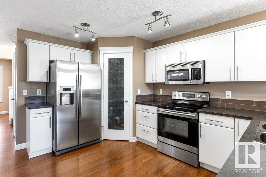 http://cdnparap120.paragonrels.com/ParagonImages/Property/p12/RAE/225358707/12/0/0/0fb2015f69194a77e21c25c32b80b26f/1/bcf85f33f34fa410234a2a1f8fa3d7c5/225358707-E8A67F27-CCE5-410A-A091-3792996EEC5B.JPG