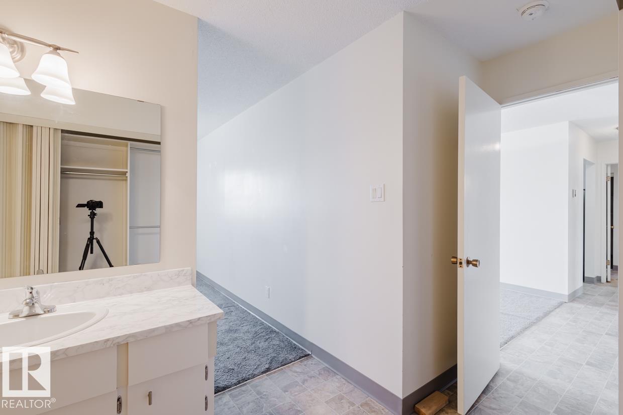 Photo 18 at 226 - 5125 Riverbend Road NW, Brander Gardens, Edmonton