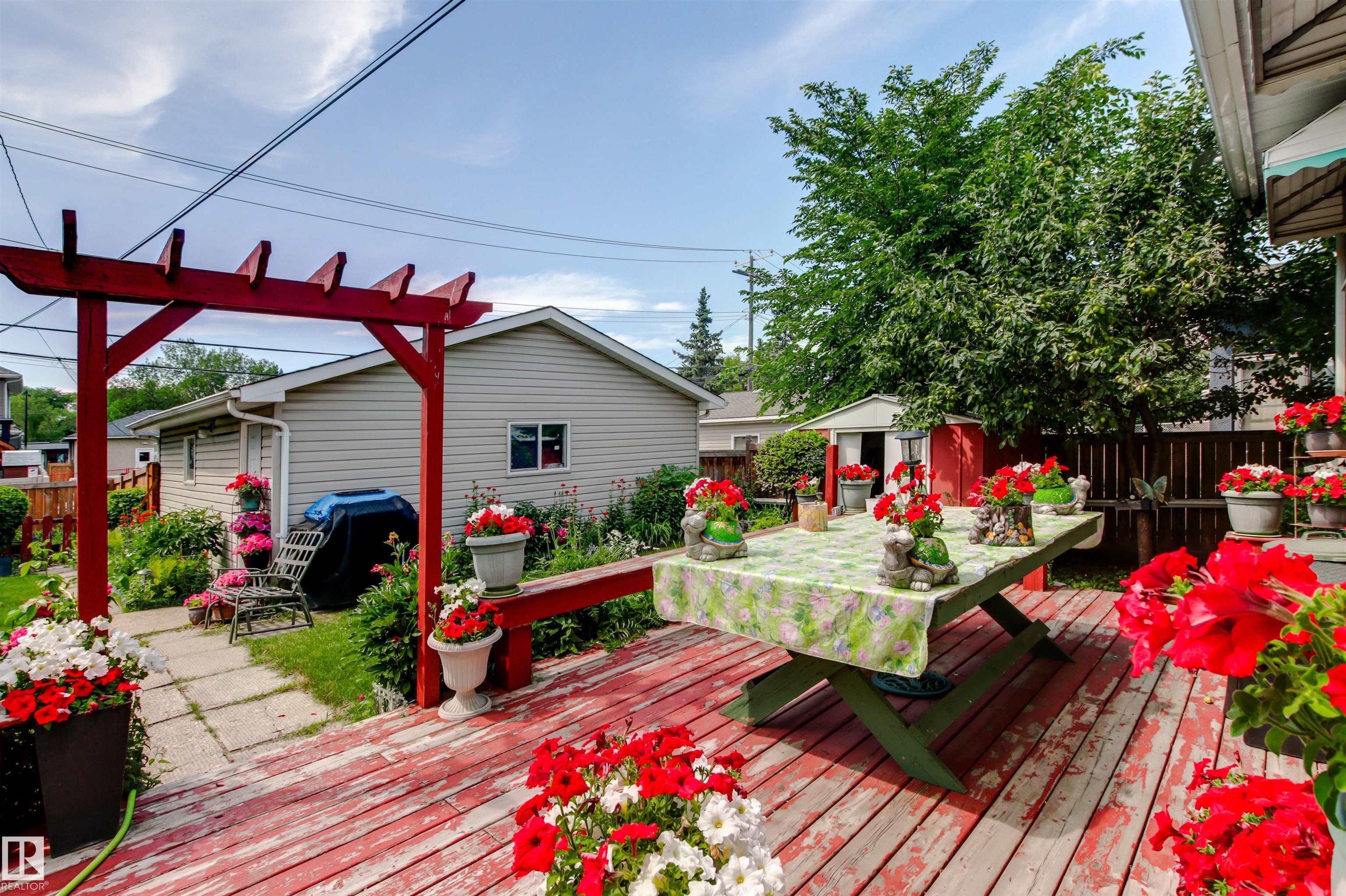 http://cdnparap120.paragonrels.com/ParagonImages/Property/p12/RAE/225358815/40/0/0/c457028e8f6df48365d30f4946215044/1/4e87b9e3eccc9c7ffe438c1a5b26d6fc/225358815-80ba1141-b38e-4c47-828f-64f8aec614ea.JPG