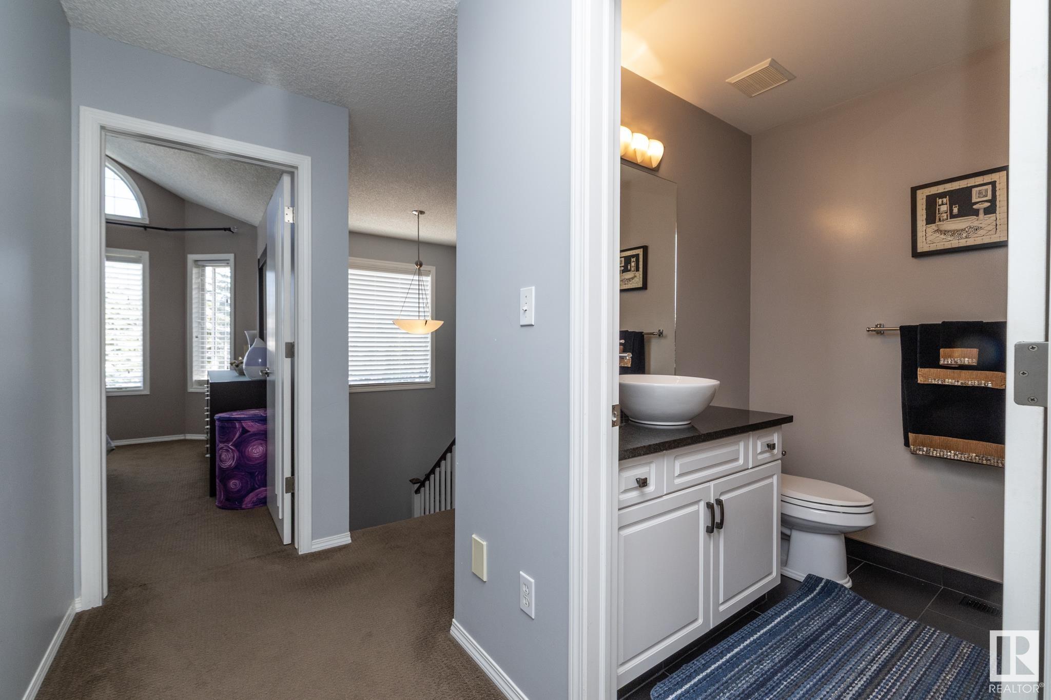 http://cdnparap120.paragonrels.com/ParagonImages/Property/p12/RAE/225358852/19/0/0/cbe1db4583e2ae3e4b71b05921105c88/1/a1020080d49059c01a5c2ea3fabe7e40/225358852-83de1ae7-db34-44b0-8fab-456b8e1f36ae.JPG