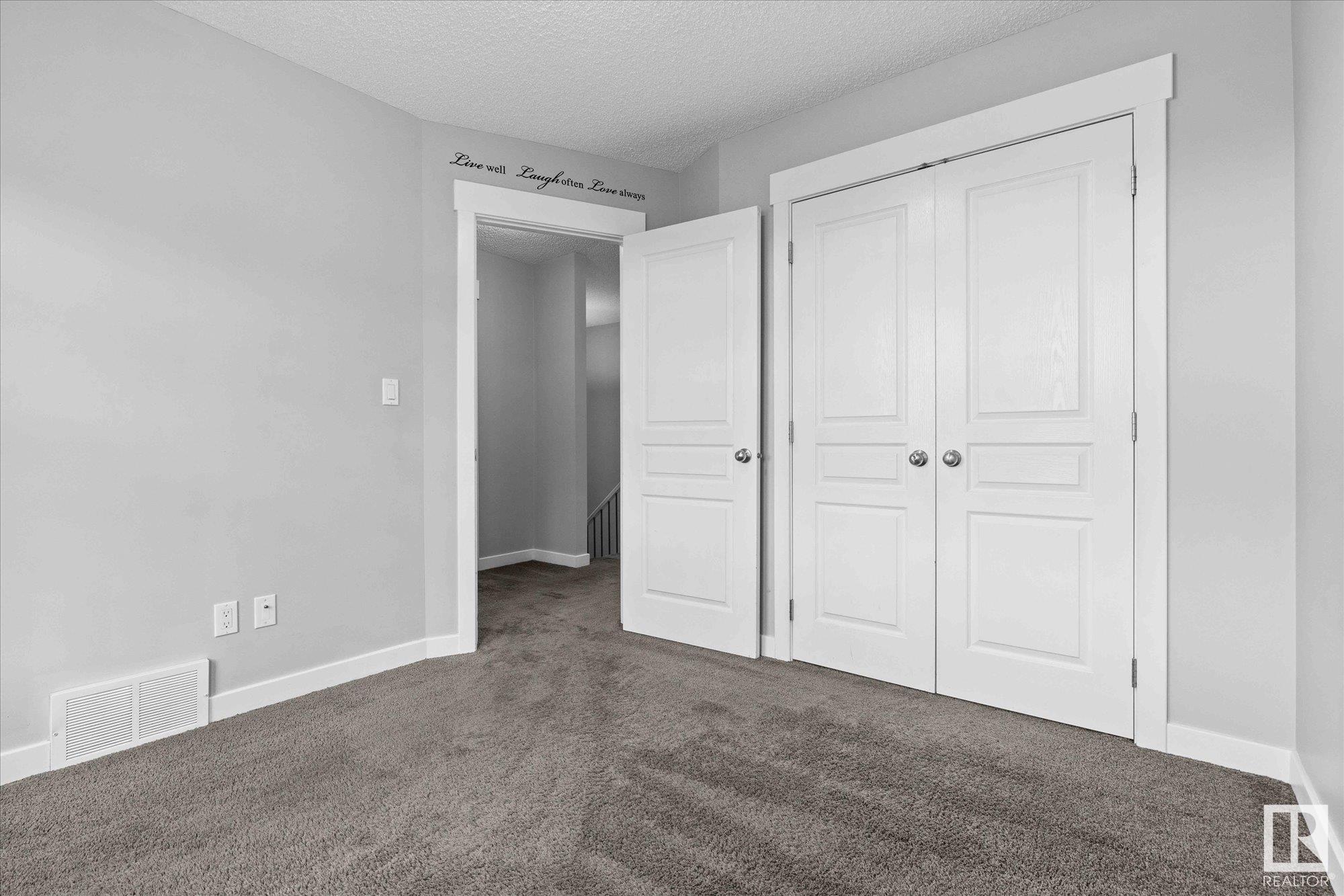 http://cdnparap120.paragonrels.com/ParagonImages/Property/p12/RAE/225358865/24/0/0/2e35f3a0a8869aaf9e5abc4a3e154b34/1/d90d21e0222af450c0a6763ad77569cf/225358865-580294d6-3344-4a68-8147-14d301d91d65.JPG
