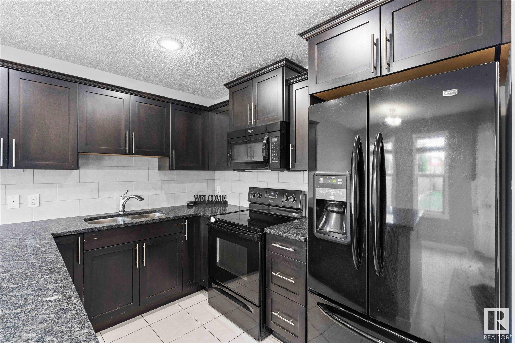 http://cdnparap120.paragonrels.com/ParagonImages/Property/p12/RAE/225358865/5/0/0/2d342bc4bfaac787b71c1c065da2f20c/1/d90d21e0222af450c0a6763ad77569cf/225358865-7e983b2e-15ca-47df-98f5-39739bb34831.JPG