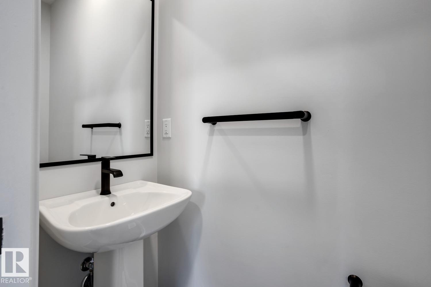 Photo 13 at 10 Hunter Place, Harvest Ridge, Spruce Grove
