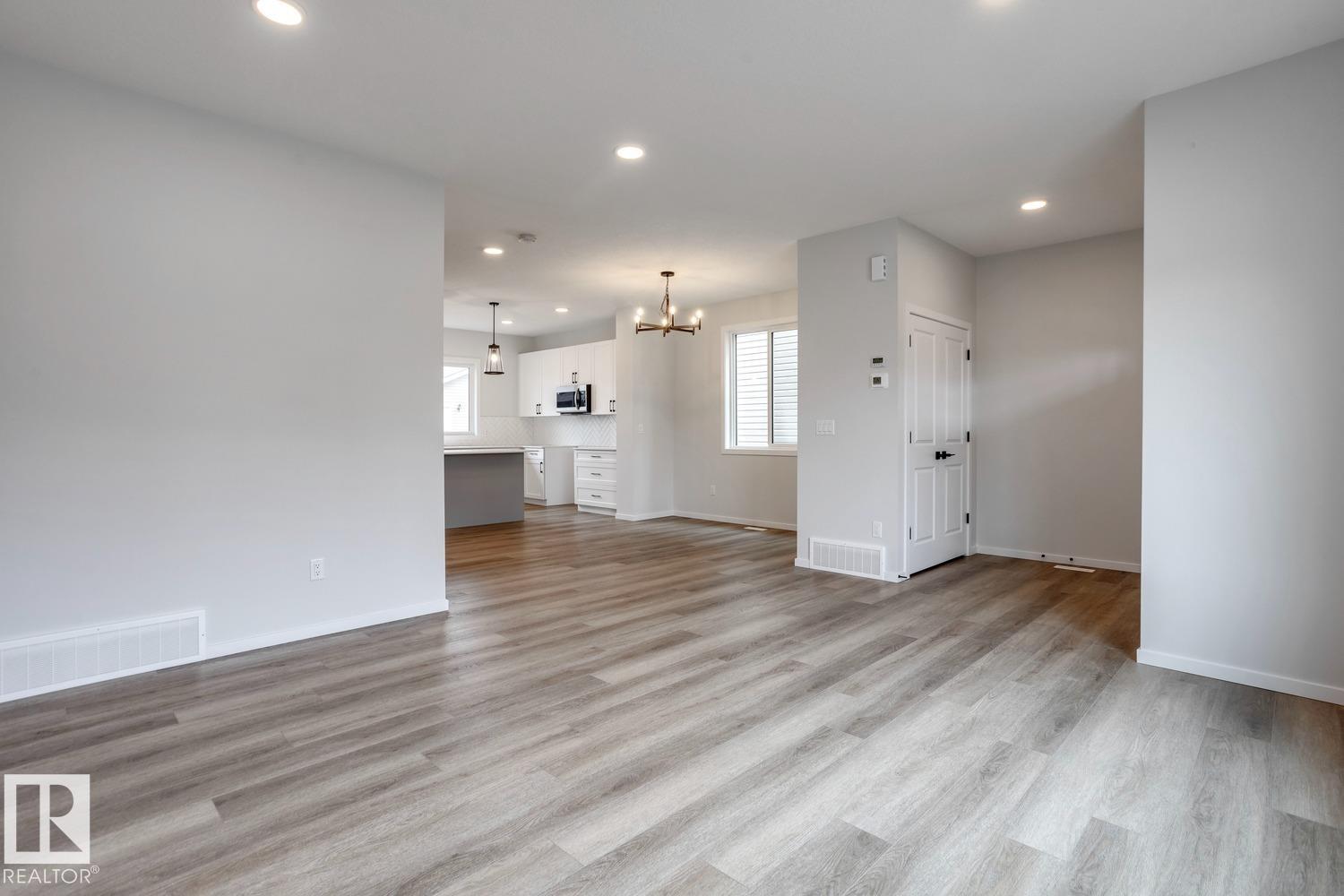 Photo 4 at 10 Hunter Place, Harvest Ridge, Spruce Grove