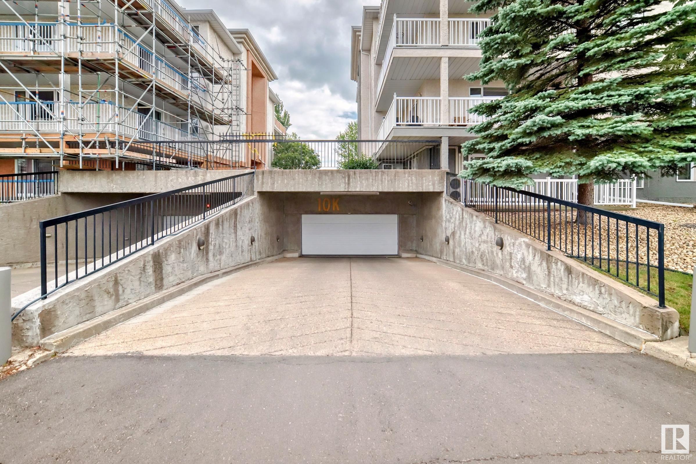 http://cdnparap120.paragonrels.com/ParagonImages/Property/p12/RAE/225358956/41/0/0/727d6123f67c443e3546a298c654b50f/1/371592ad9b5e522bc48a70d0a3d88970/225358956-6756849a-e829-4a3f-9acb-16dc2e828971.JPG