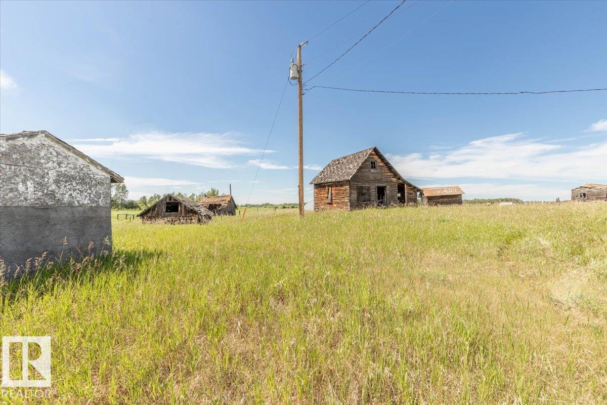 Photo 8 at 57022 Rge Road 213, None, Rural Sturgeon County