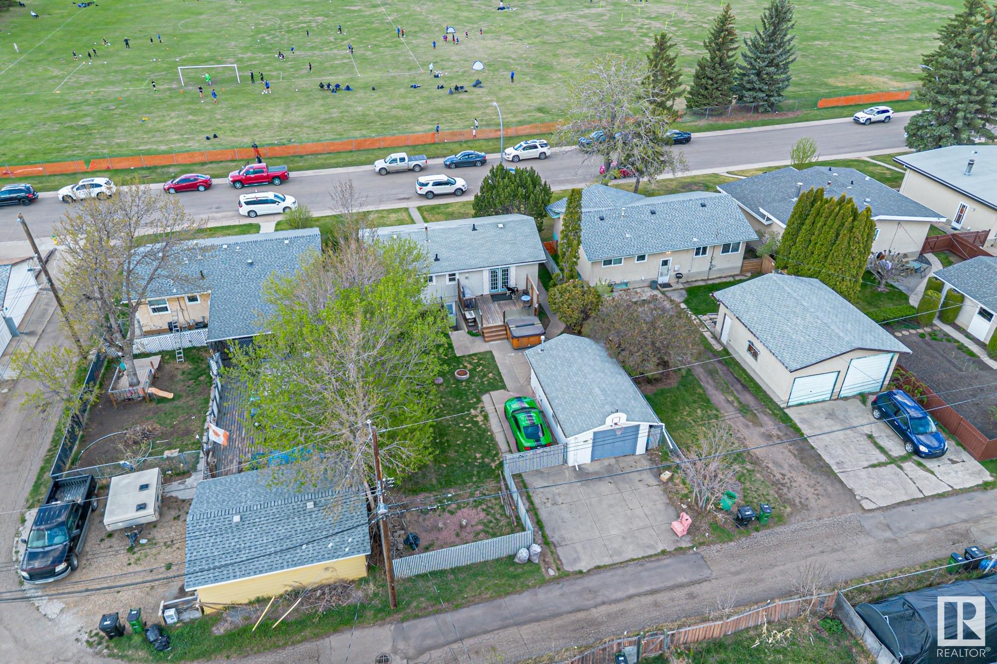 http://cdnparap120.paragonrels.com/ParagonImages/Property/p12/RAE/225358994/32/0/0/8ff4fcbf87af02926a47c87d63faf22b/1/eb182b4c3e3f6ac045c174b399b6dfa2/225358994-7fa244d0-b6a4-48b5-b483-55e7439d774b.JPG
