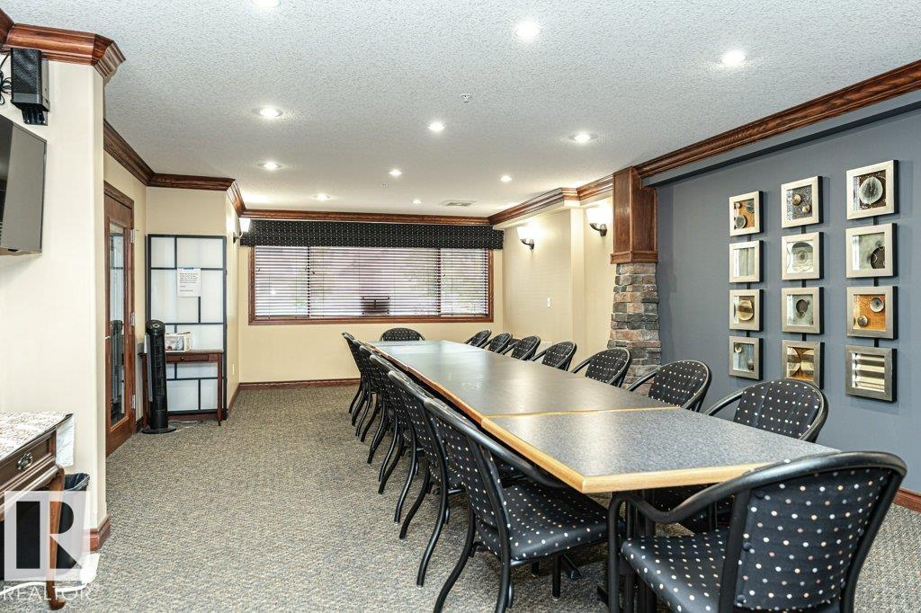 http://cdnparap120.paragonrels.com/ParagonImages/Property/p12/RAE/225359105/49/0/0/1e0f1045d320170b3917e60320e08ef0/1/005f3c5b120746545133d29c09d8febe/225359105-eb8e6045-2169-4b4d-b277-133915ea097a.JPG