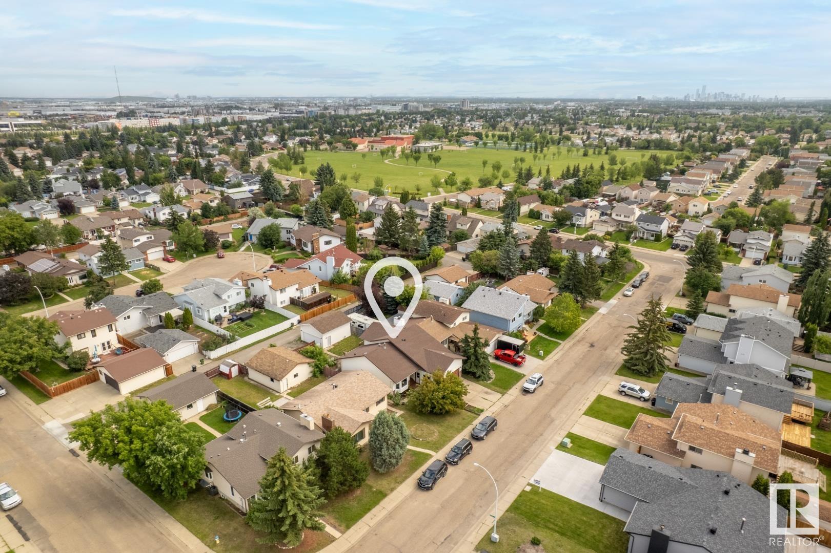 http://cdnparap120.paragonrels.com/ParagonImages/Property/p12/RAE/225359172/6/0/0/adb41e290392abd6fcbfd07729ae0ae7/1/caa7e8c6fc7015106db3aca3bd731729/225359172-9d47a130-f5dc-43e5-8179-e0738d133bf6.JPG