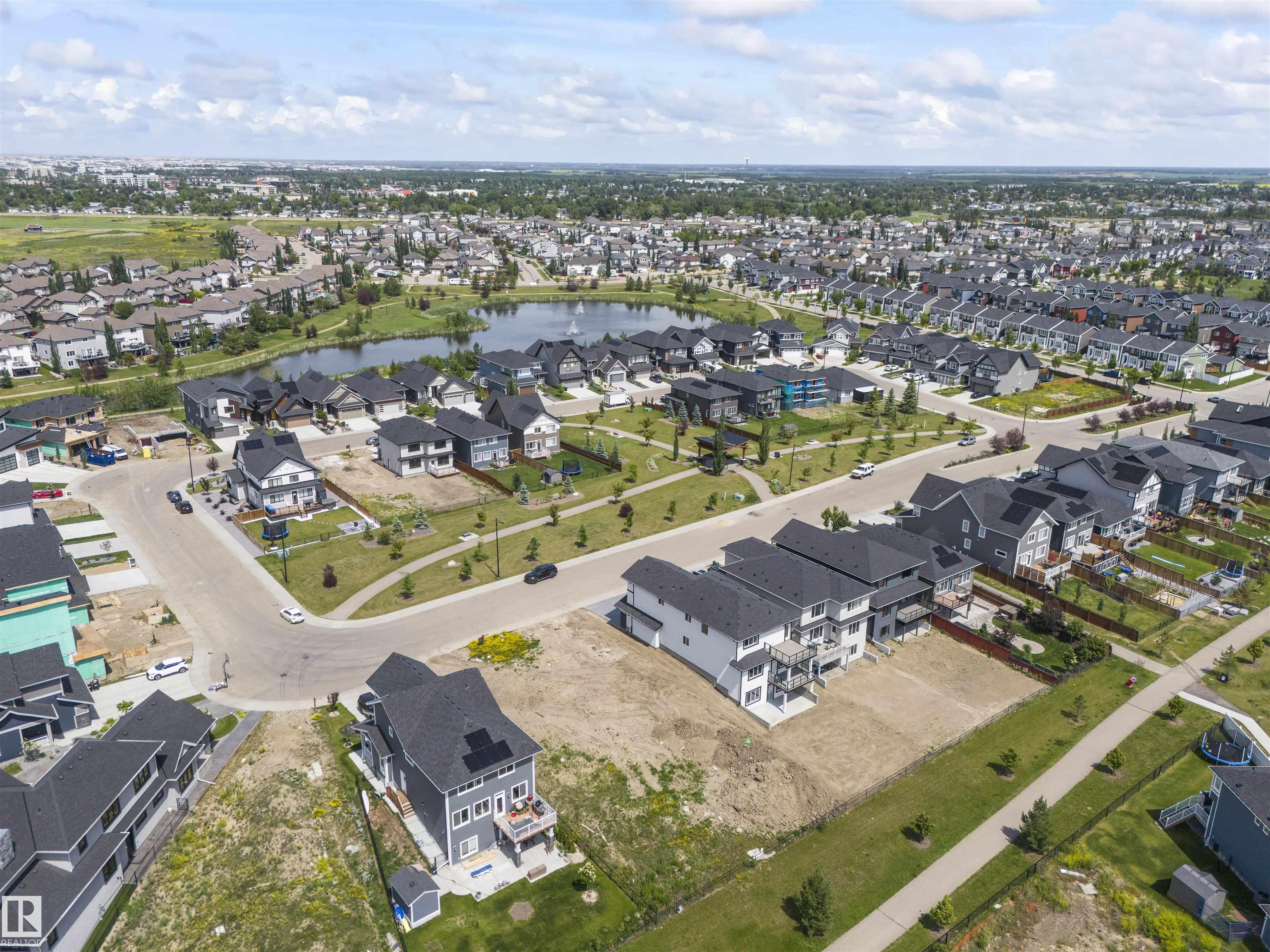 Photo 3 at 132 Edgewater Circle, Southfork, Leduc