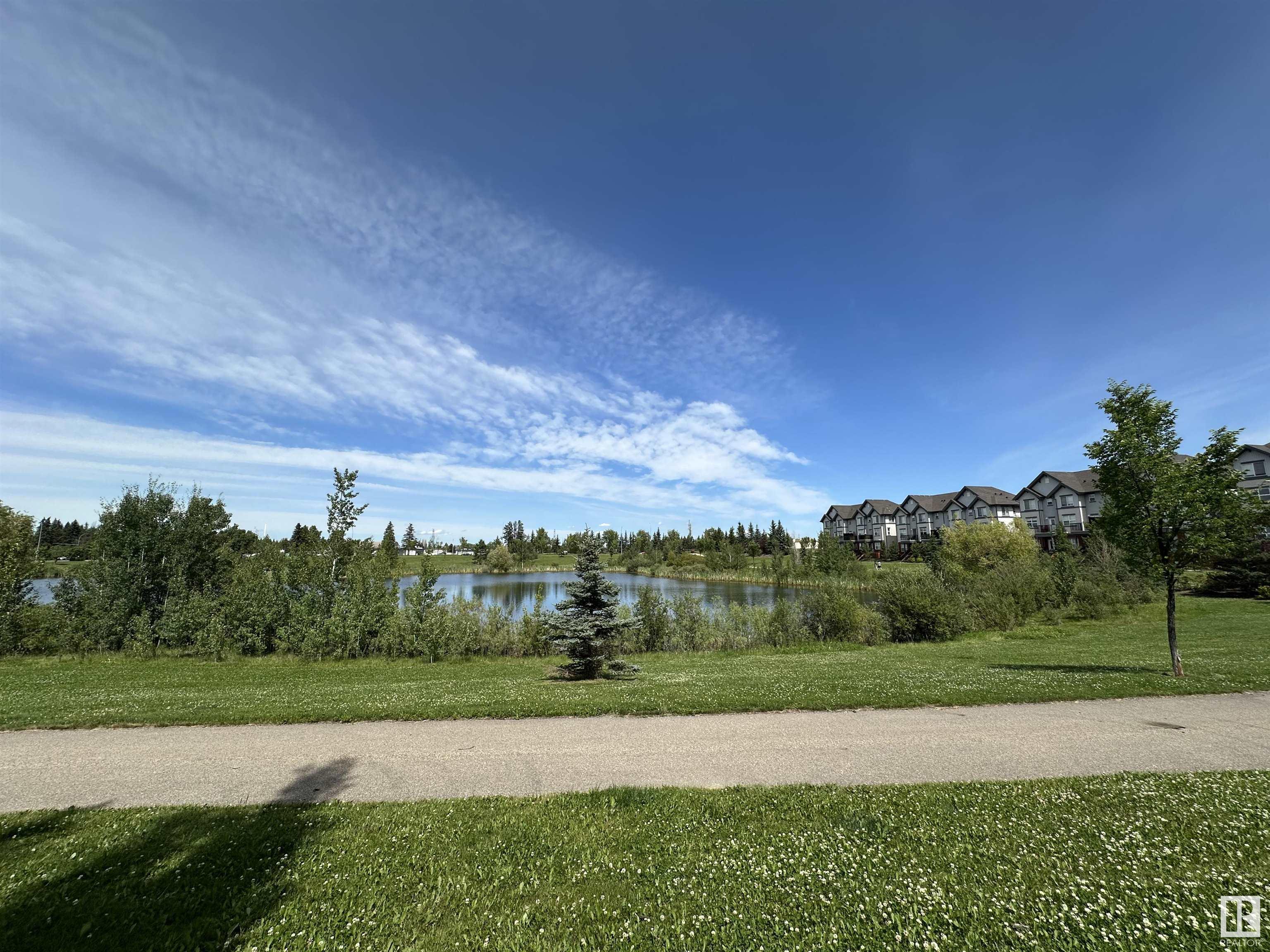 http://cdnparap120.paragonrels.com/ParagonImages/Property/p12/RAE/225359290/36/0/0/8e6bb8deb479cf1cf2391937cc526bee/1/10daafea587cc3d475ff7d32d2ef42db/225359290-44b6d246-4e03-40f3-8de6-5eedd2d05576.JPG
